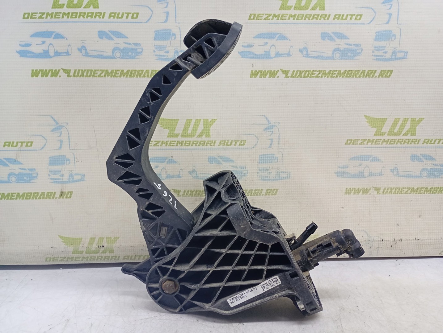 Pedala ambreiaj 3C1721059T Volkswagen Passat B6 (2005 - 2010)