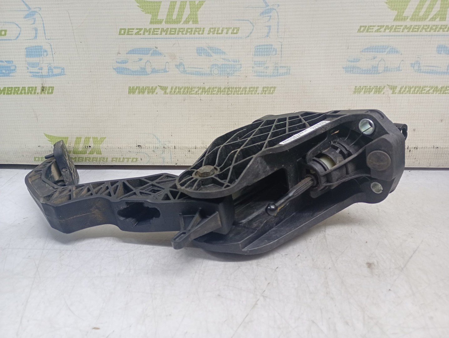 Pedala ambreiaj 1T1721059BH Volkswagen Touran 1 (2003 - 2006)