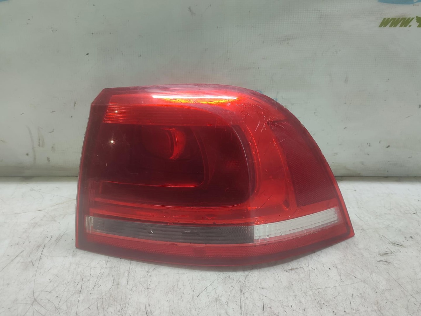 Stop stanga haion 89090257A Volkswagen Touareg 2 (7P) (2010 - 2014)