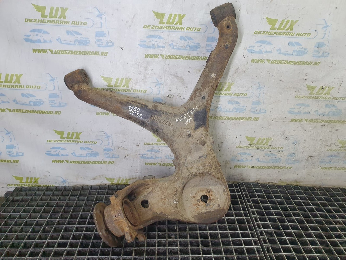 Fuzeta stanga spate Mercedes Benz Vito W639 (2003 - 2010)