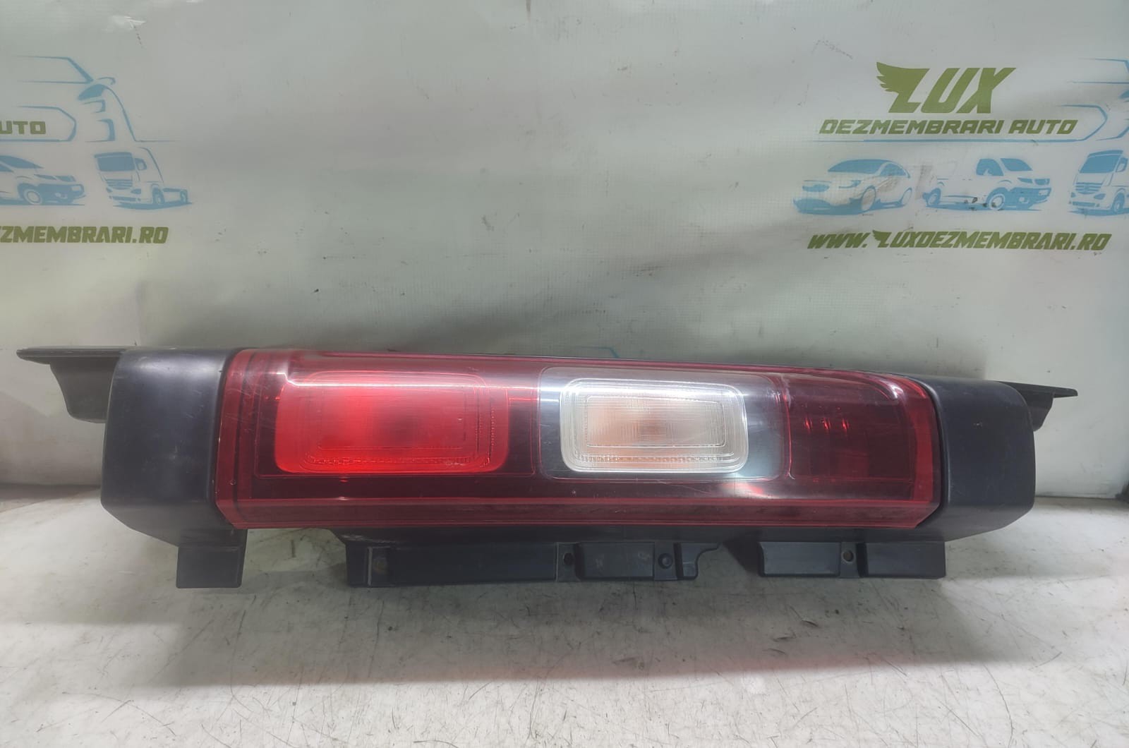 Stop stanga 265A64439R 265A63380R Opel Vivaro B (2014 - 2019)