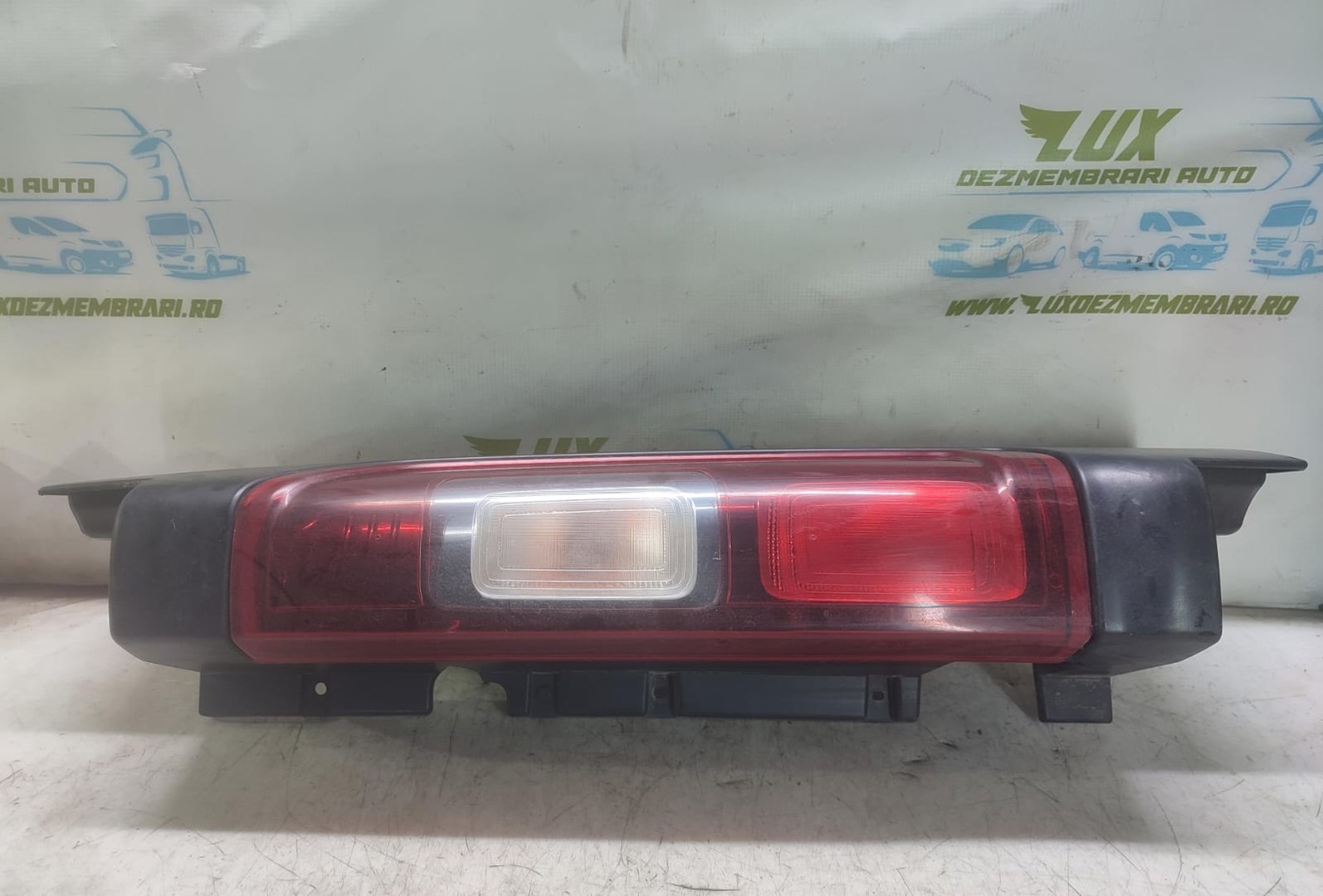 Stop dreapta 265A19592R 265A13137R Opel Vivaro B (2014 - 2019)