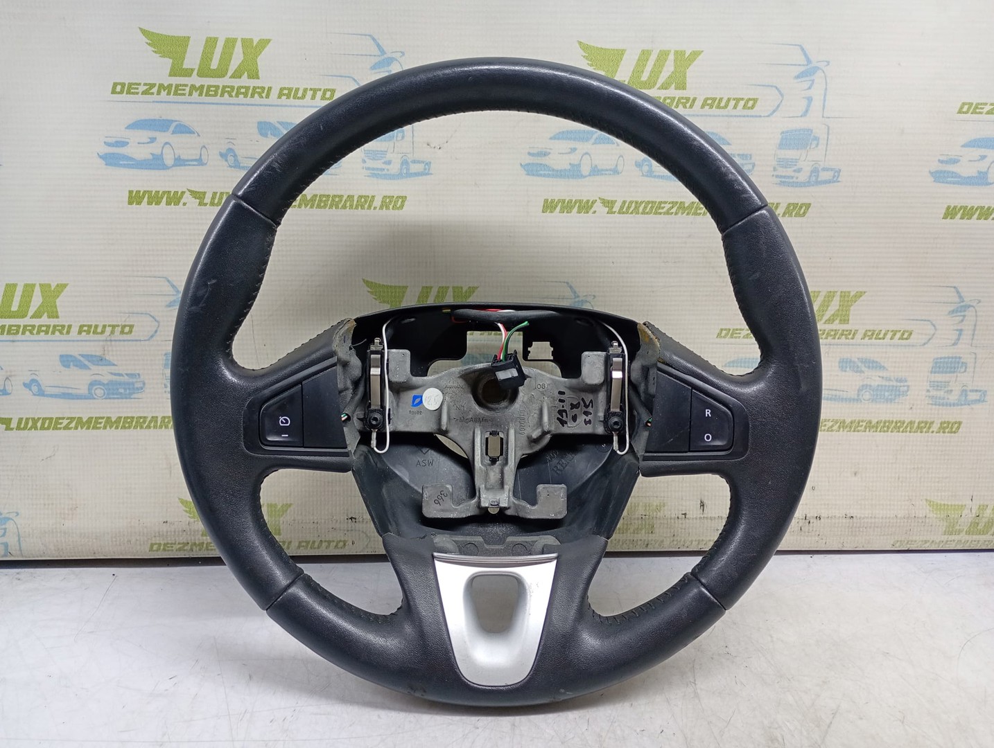 Volan in 3 spite cu comenzi 609581400R 484306291R Renault Megane 3 (2008 - 2014)