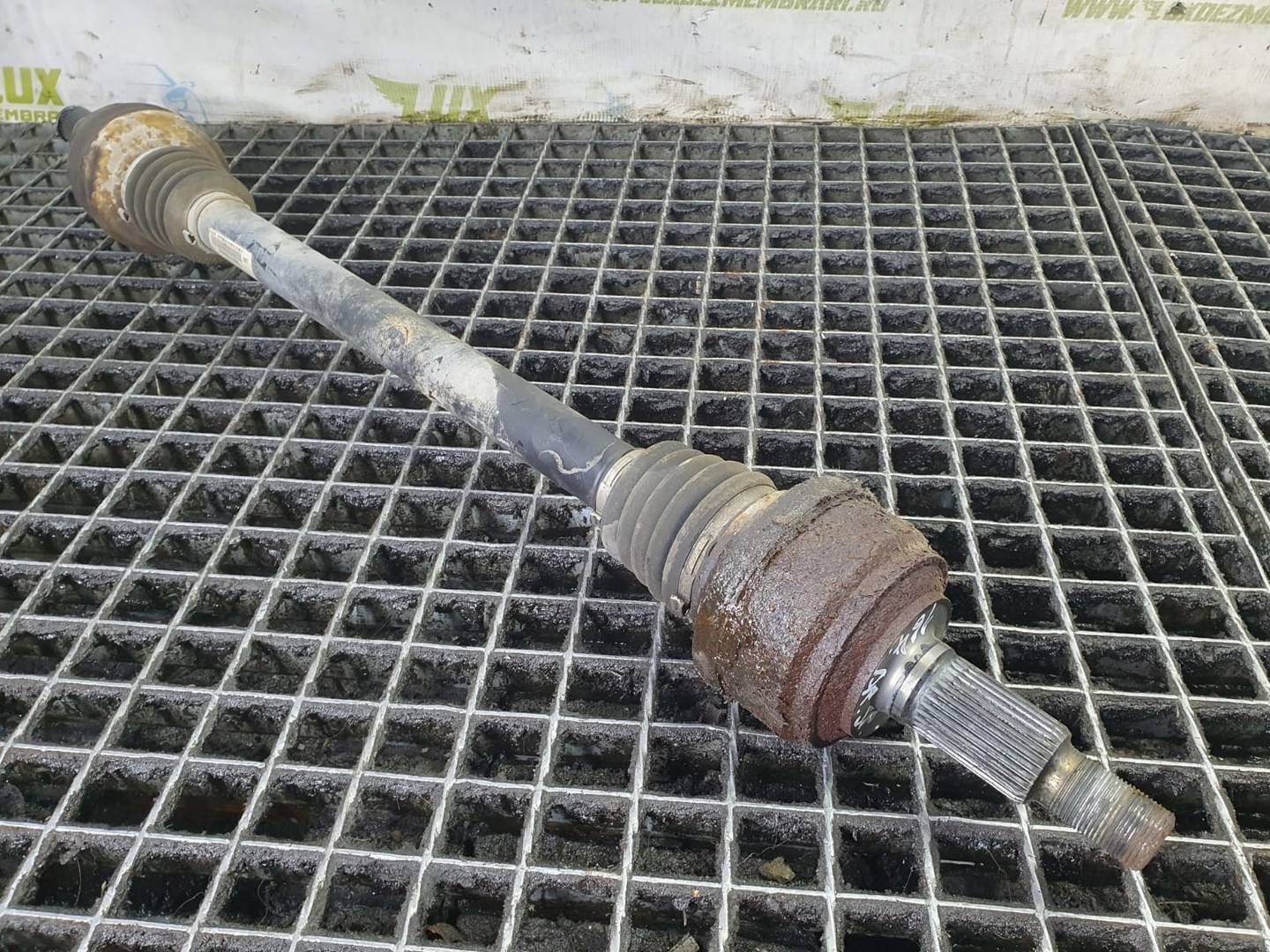 Planetara dreapta spate 7p0501201g Volkswagen Touareg 2 (7P) (2010 - 2014)