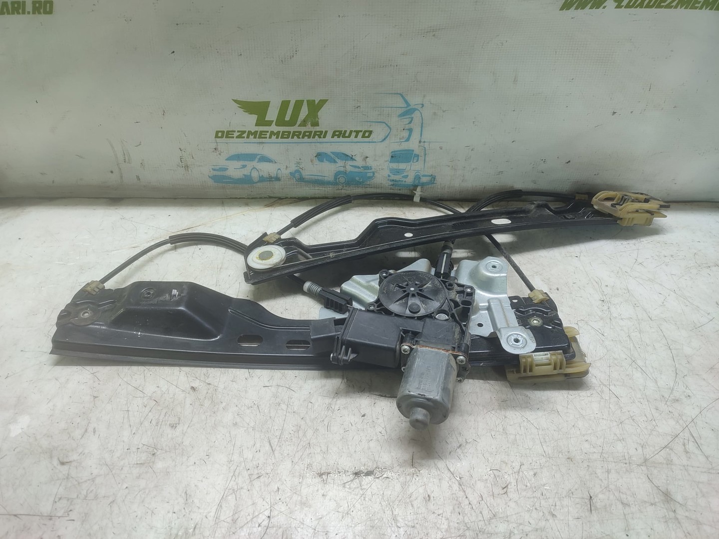 Macara geam stanga fata 13350757 915367104 Opel Astra J (2009 - 2012)