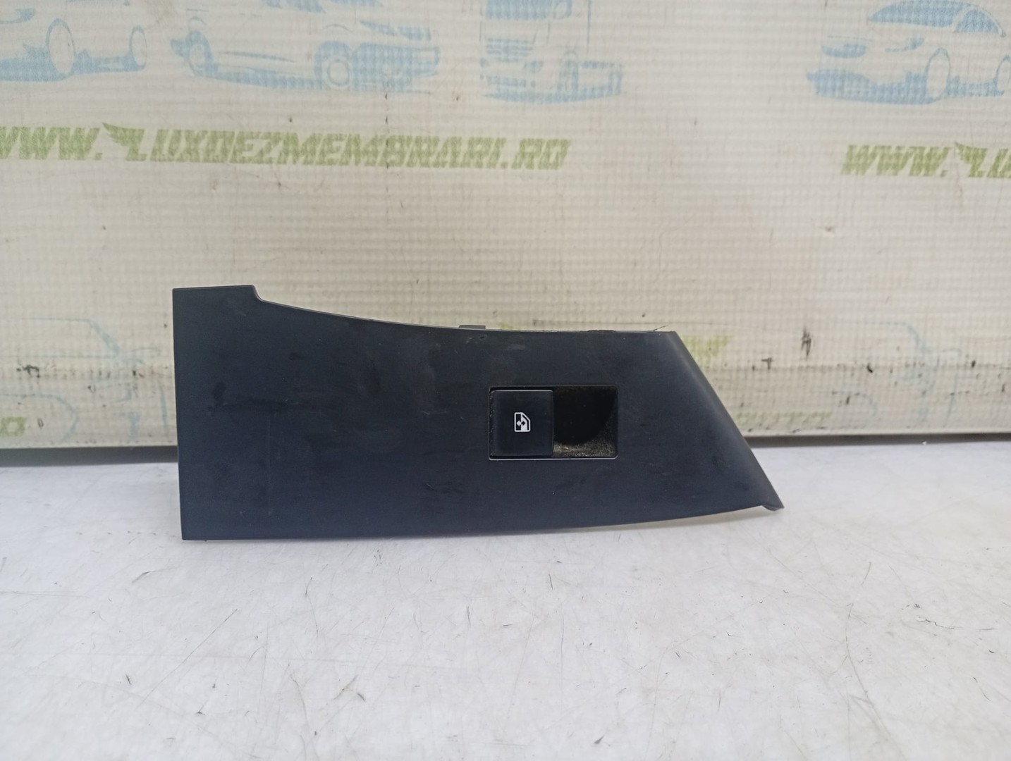 Buton geam 13301886 Opel Astra J (2009 - 2012)