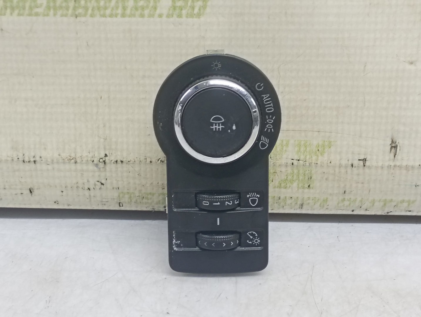 Bloc lumini 13268704 Opel Astra J (2009 - 2012)