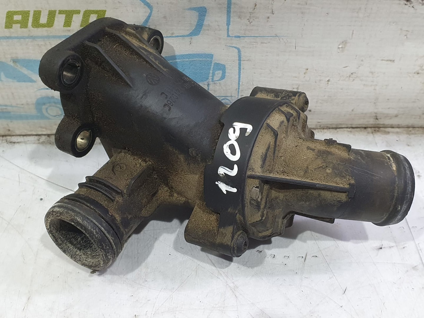 Carcasa termostat 04b121026c Volkswagen Polo 5 (6R) (facelift) (2014 - 2018)
