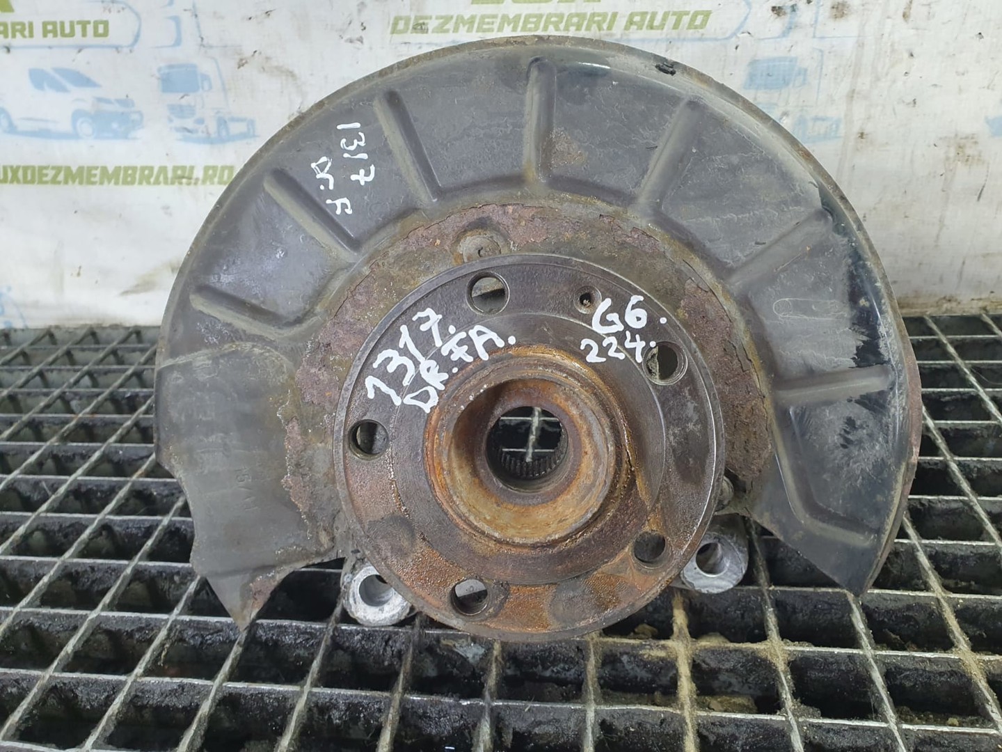 Fuzeta dreapta fata 230505 Volkswagen Passat B7 (2010 - 2015)