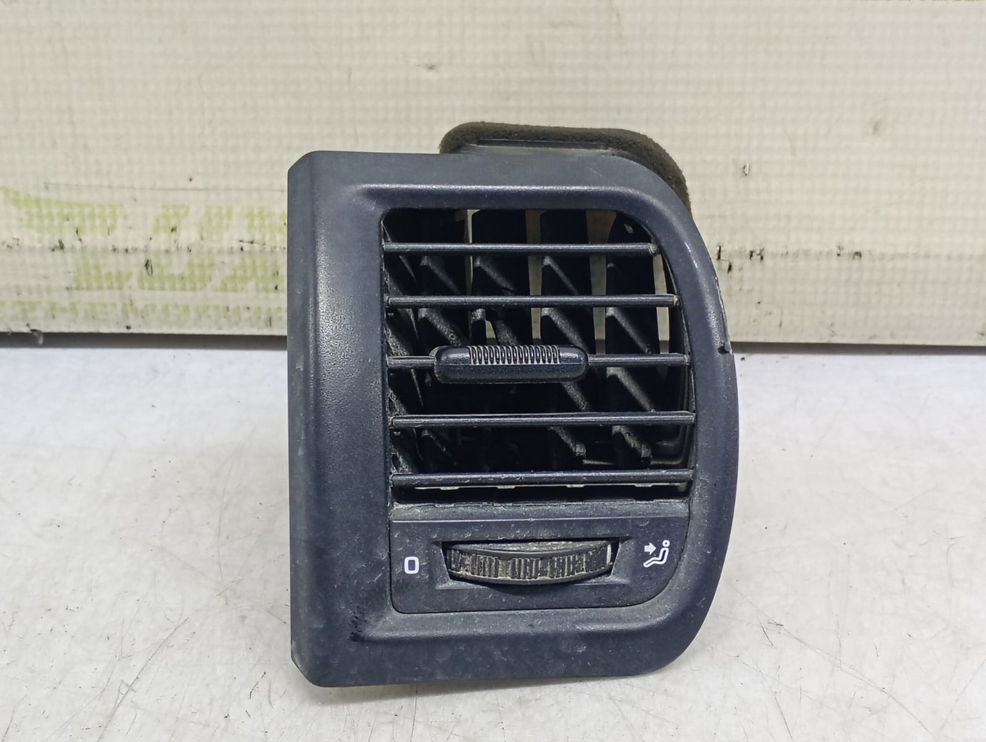 Grila ventilatie 5J0819701 Skoda Fabia 5J (facelift) (2010 - 2014)