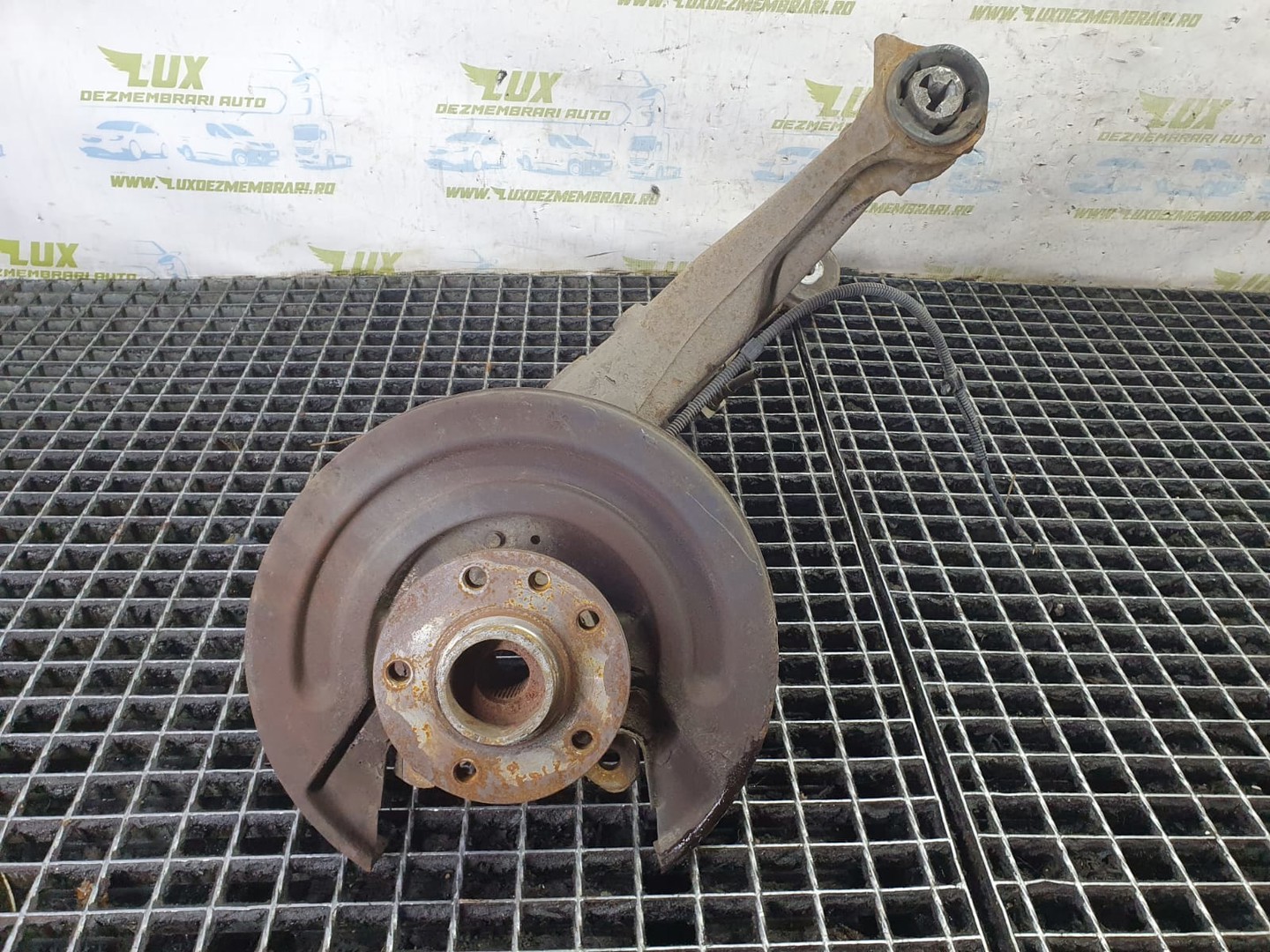 Fuzeta stanga spate 7h0501413d Volkswagen Transporter T5 (2003 - 2009)
