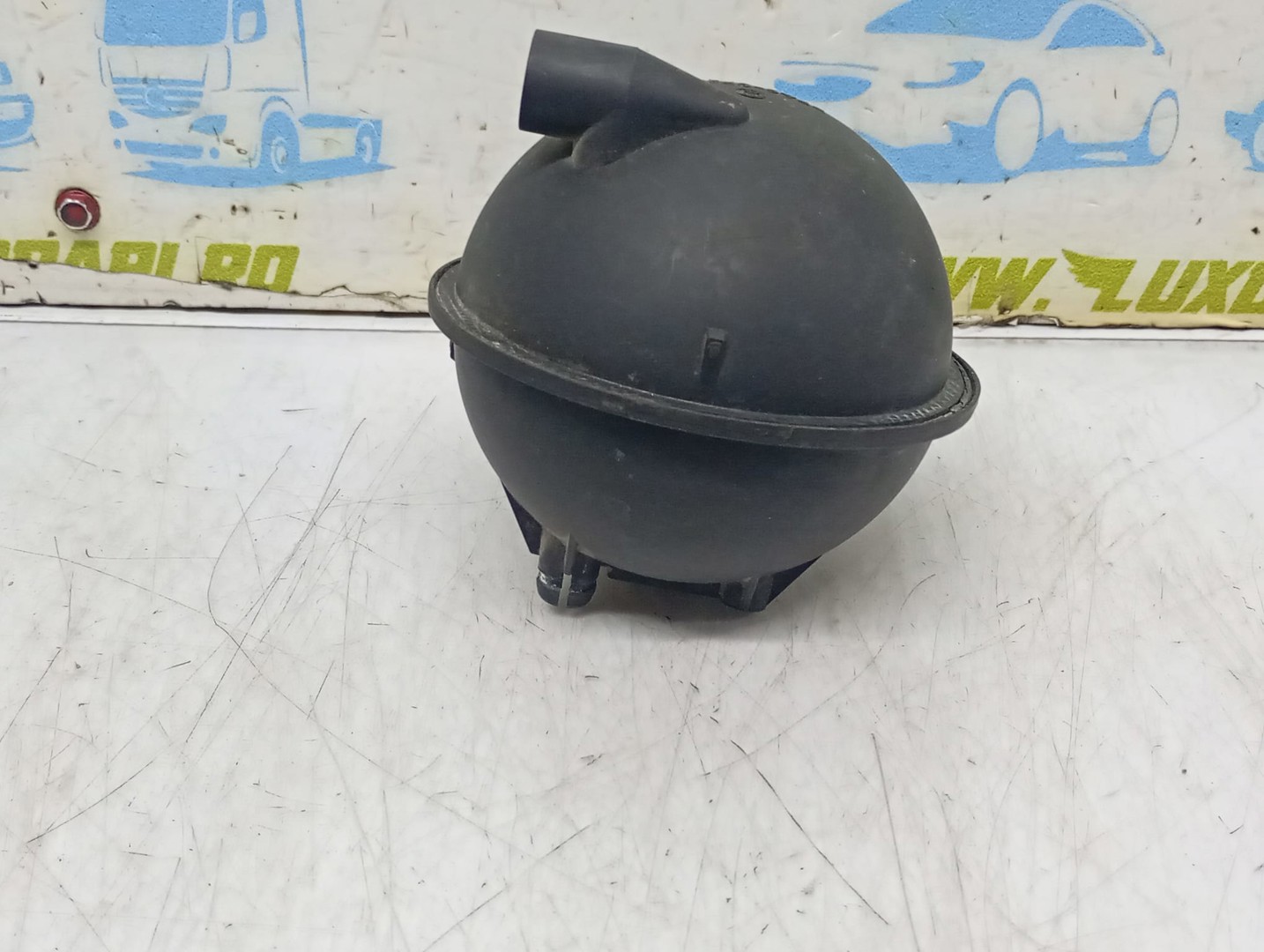 Rezervor vacuum 054129808 Audi A8 D3/4E (facelift) (2005 - 2007)