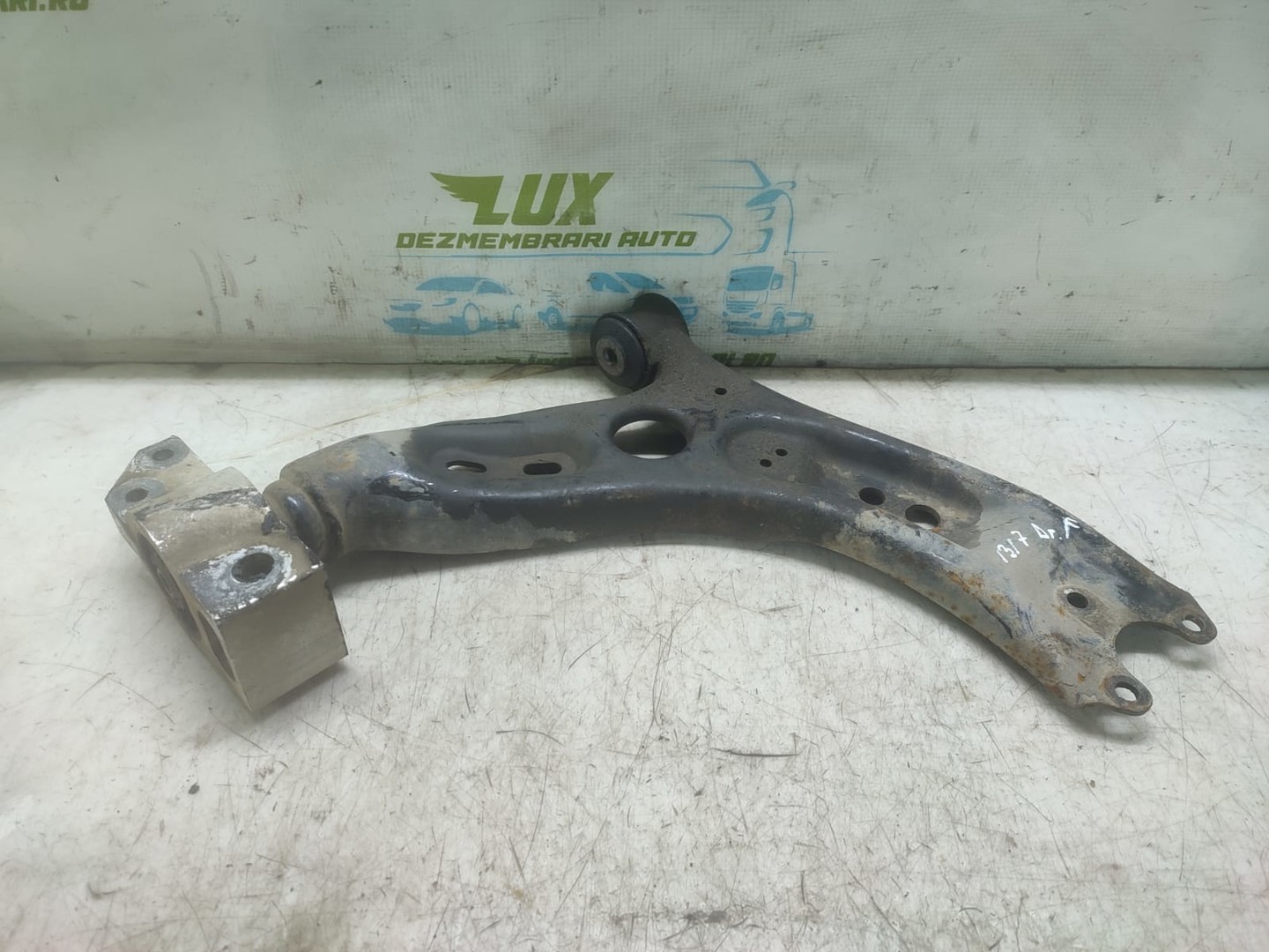 Brat suspensie dreapta fata Volkswagen Passat B7 (2010 - 2015)
