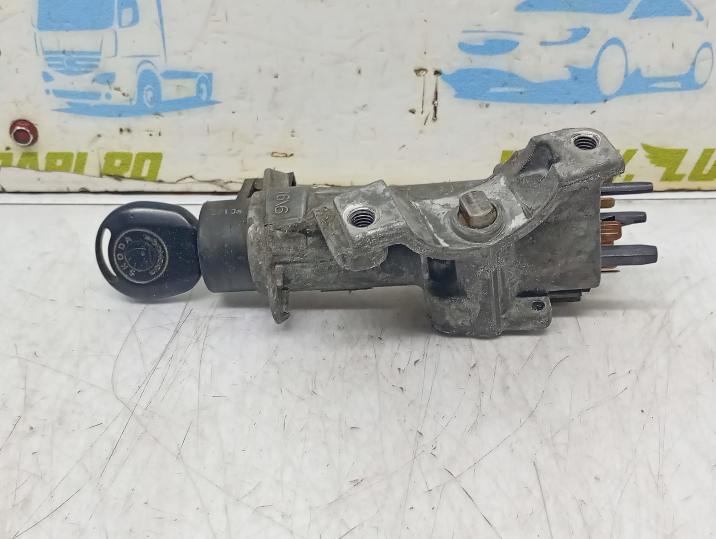 Contact cu cheie 4B0905851C Volkswagen Golf 4 (1997 - 2006)