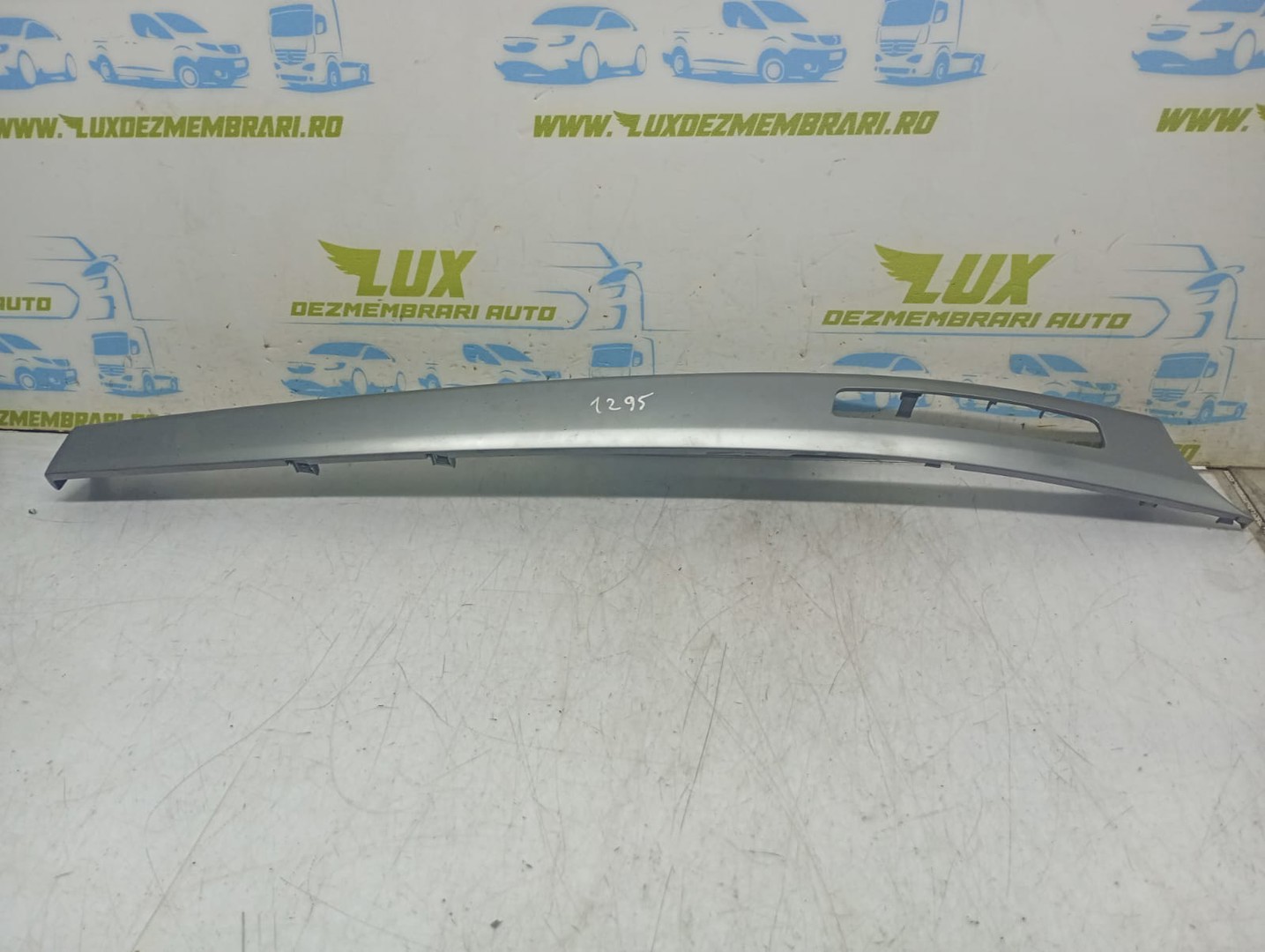 Ornament bord 8002A196 Mitsubishi Lancer X (facelift) (2010 - 2015)