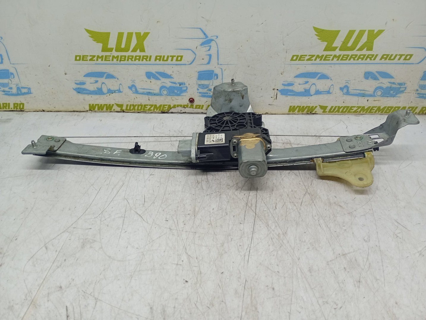 Macara geam dreapta fata Renault Clio 4 (2012 - 2020)