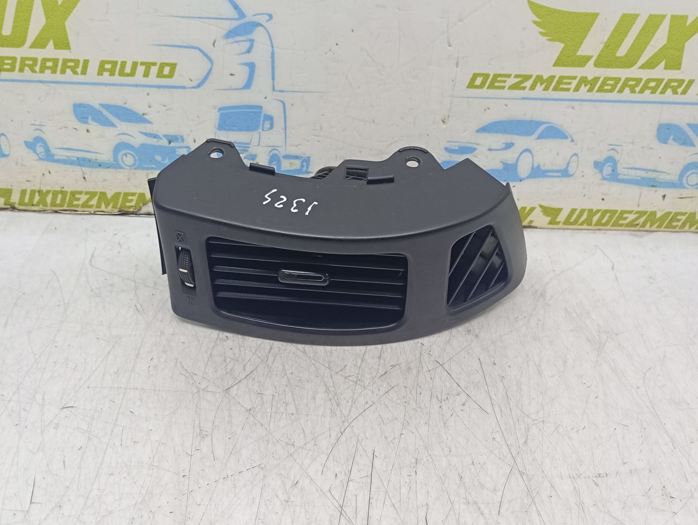 Grila ventilatie bord U0465248 Hyundai i30 FD (2007 - 2010)