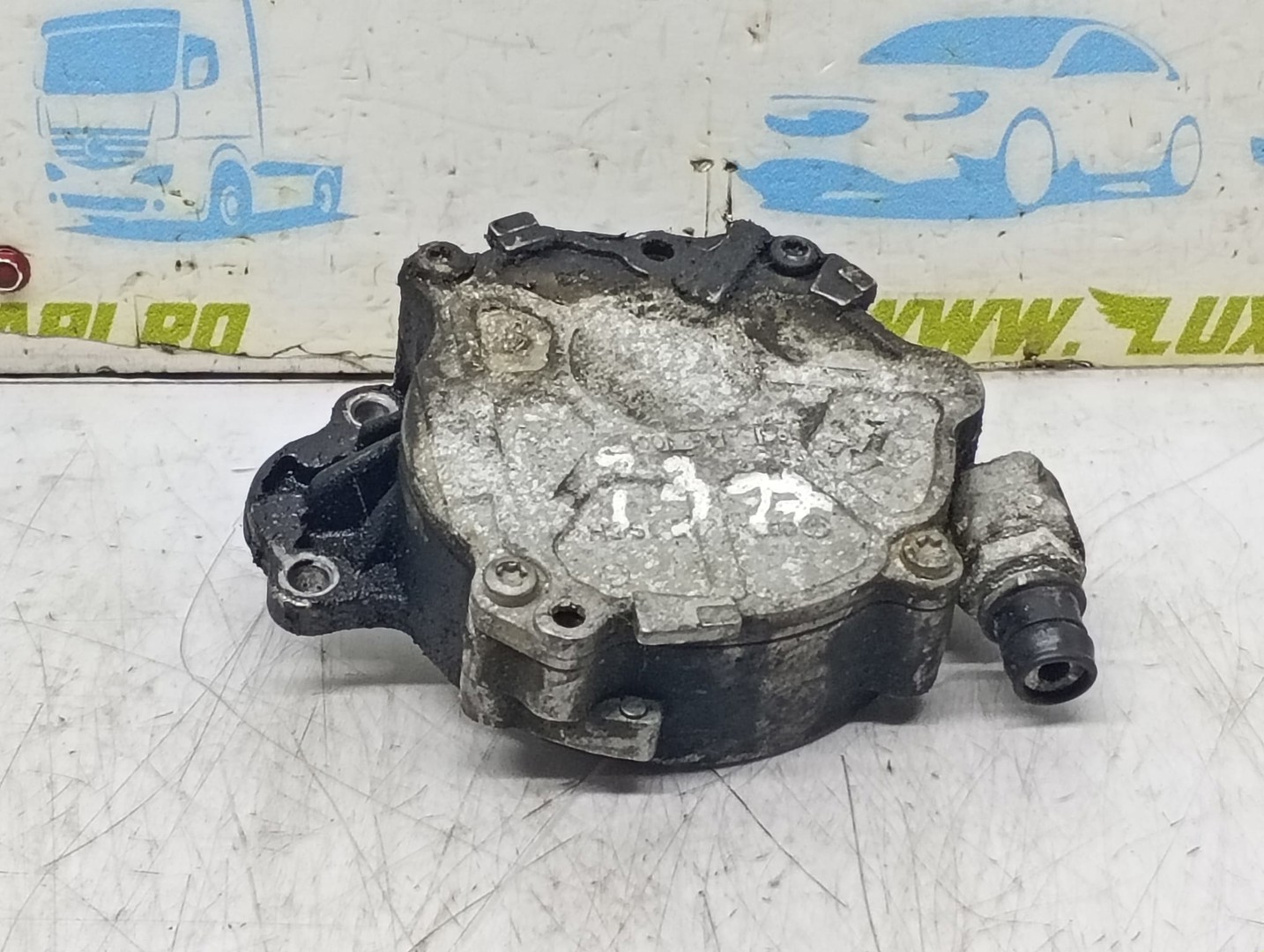 Pompa vacuum 03L145100 Volkswagen Passat B7 (2010 - 2015)