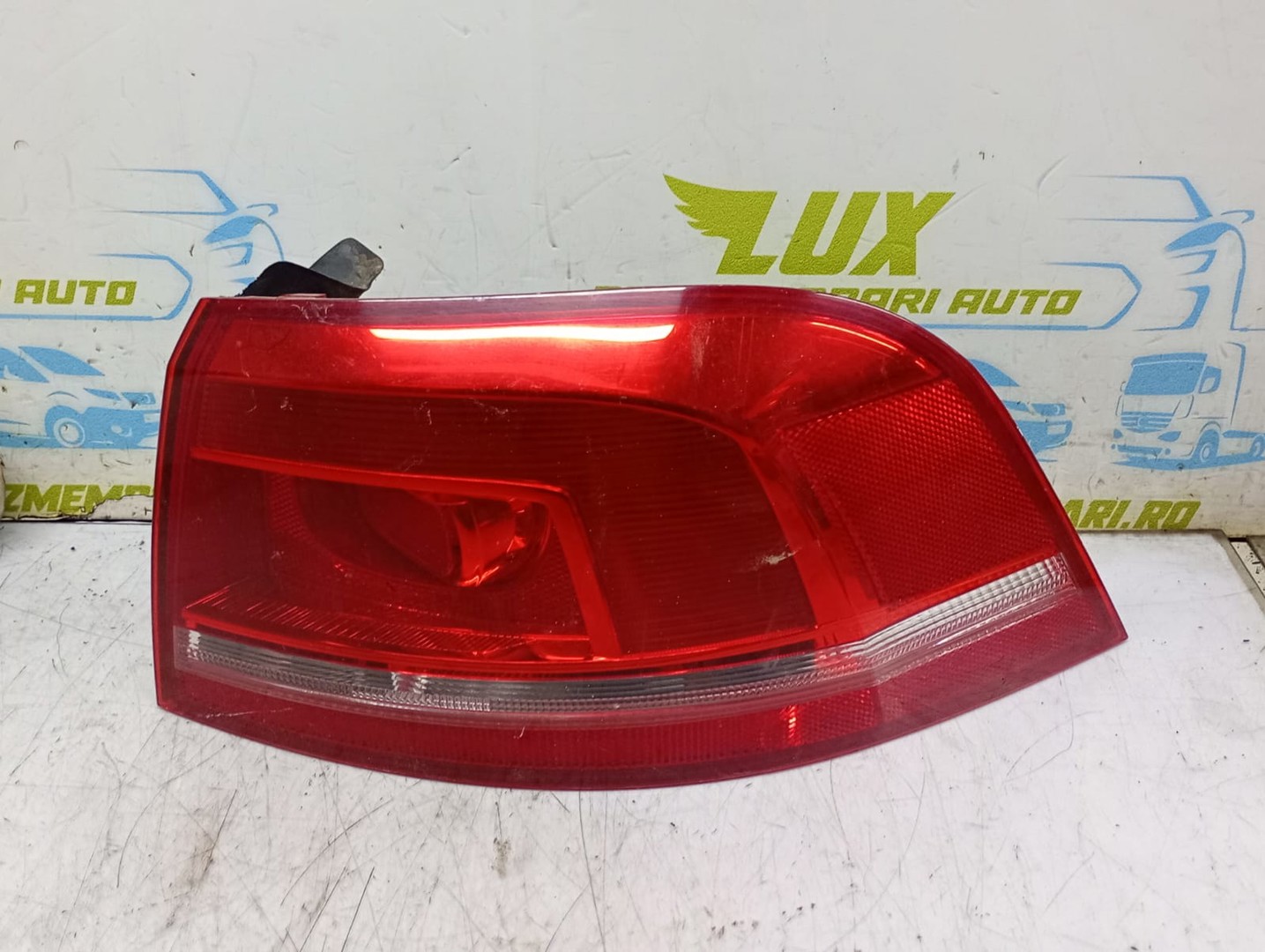 Stop dreapta 3AF945096C Volkswagen Passat B7 (2010 - 2015)