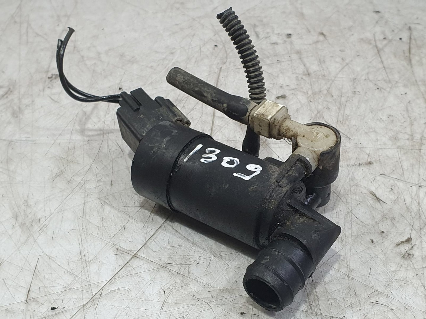 Pompa vas lichid parbriz bv61-17k624-bb Ford Focus 3 (2011 - 2015)