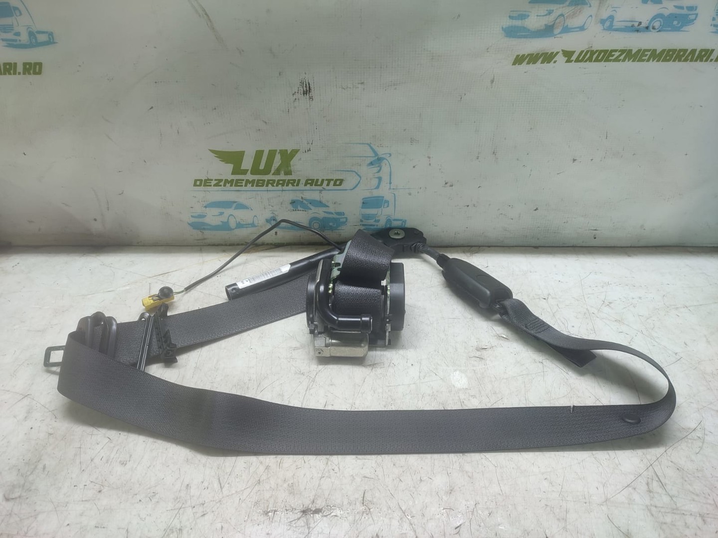 Centura siguranta dreapta fata 617023500 Opel Astra J (2009 - 2012)