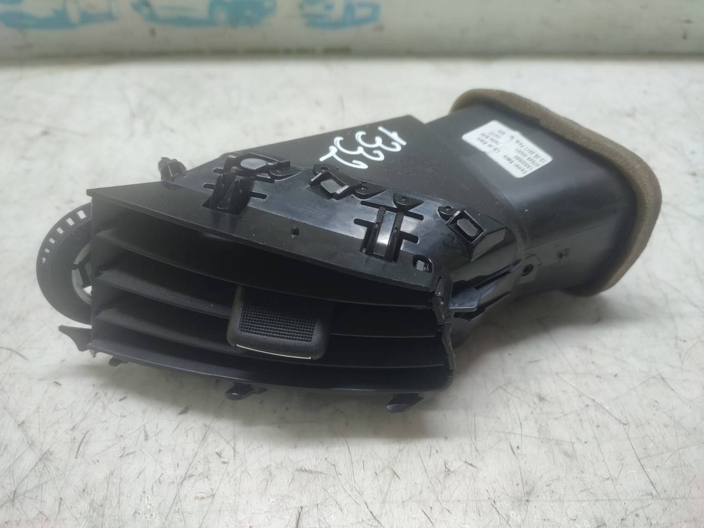 Grila ventilatie bord 13261538 Opel Astra J (2009 - 2012)