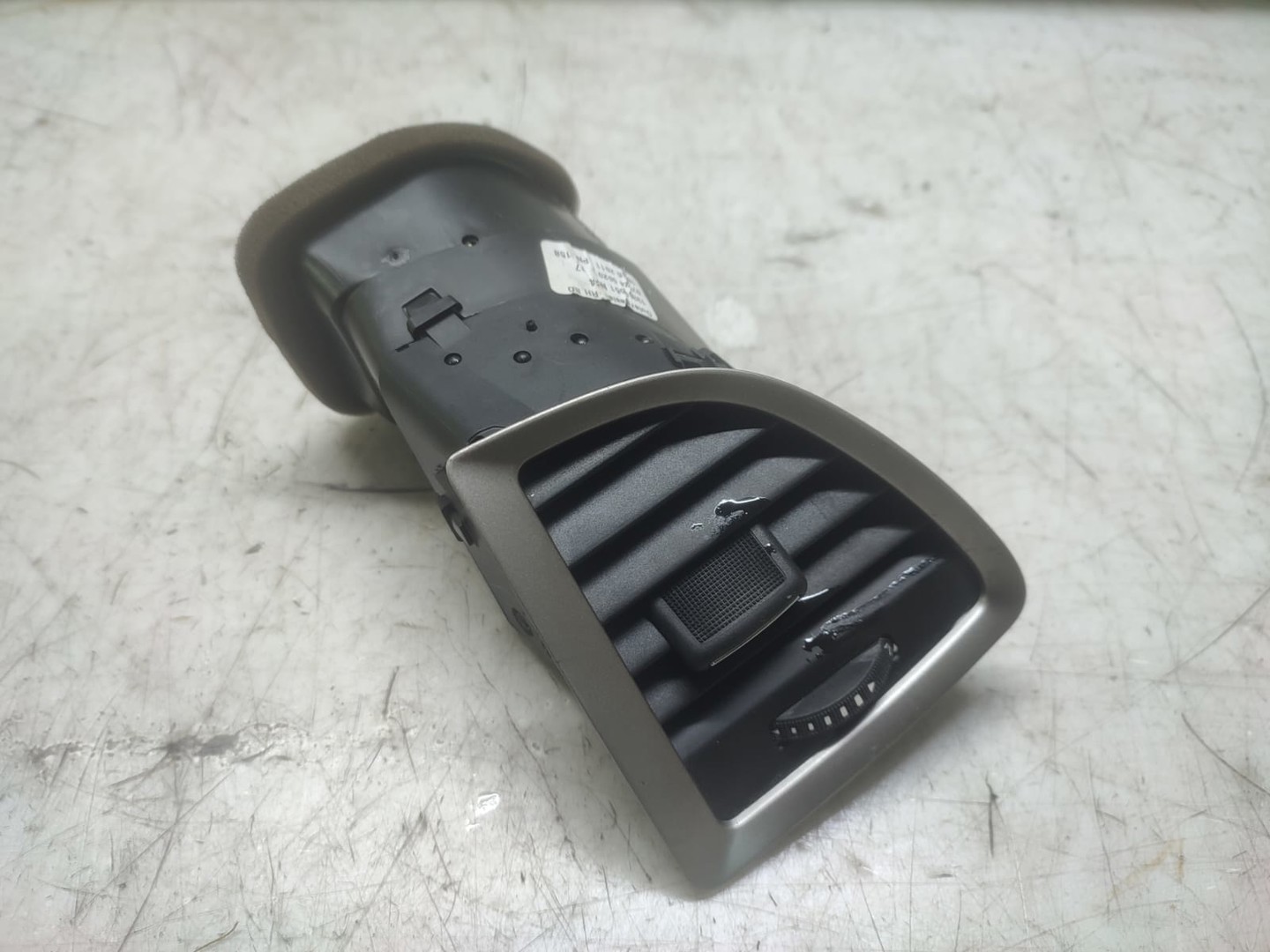 Grila ventilatie bord 13261540 Opel Astra J (2009 - 2012)