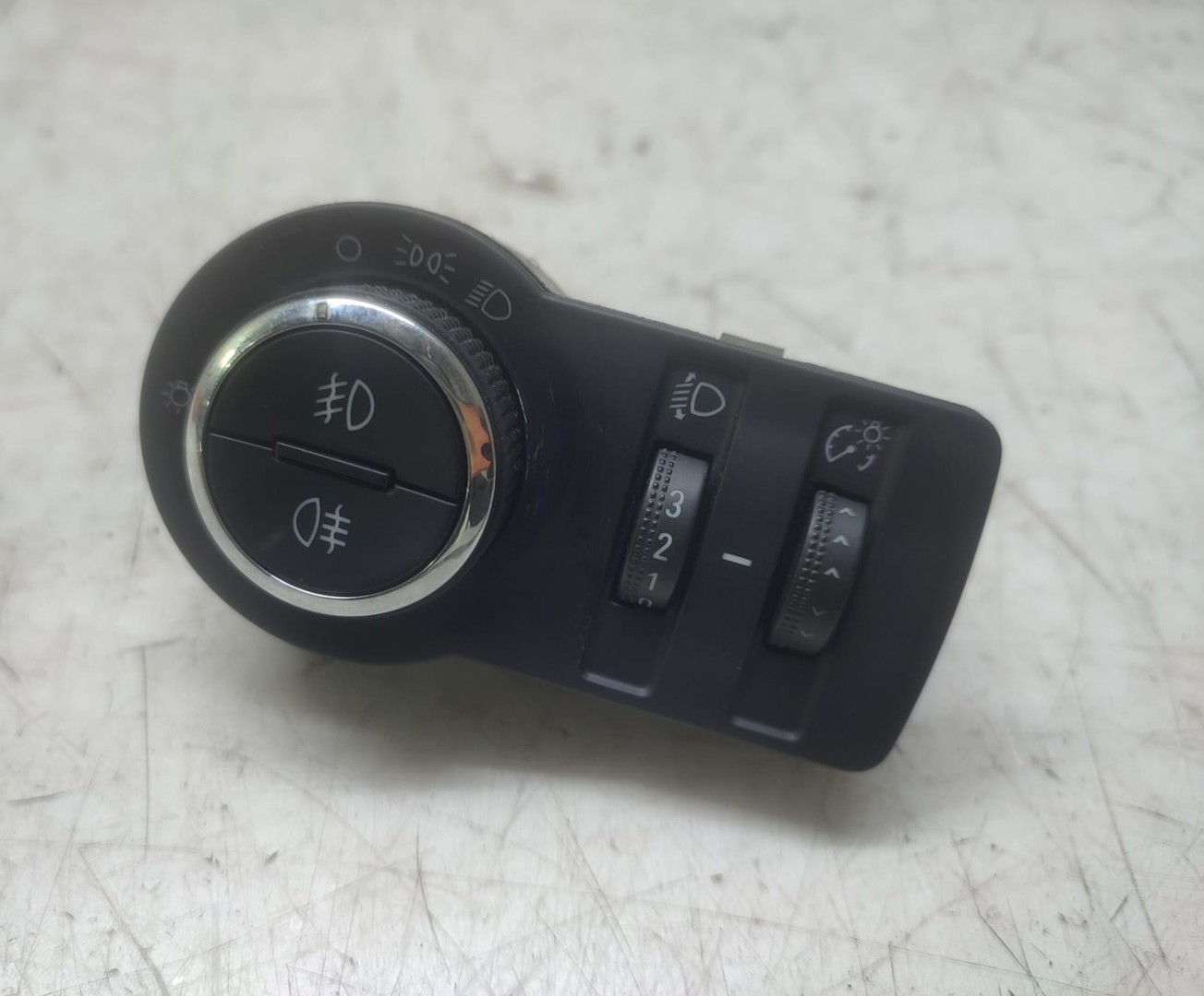 Bloc lumini 13268703 Opel Astra J (2009 - 2012)