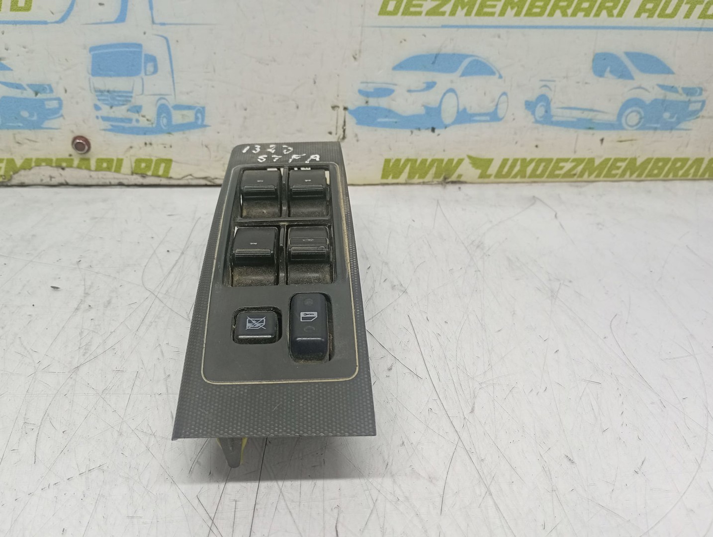 Panou comanda geamuri 84820-0F030 Toyota Corolla Verso 1 (facelift) (2004 - 2009)