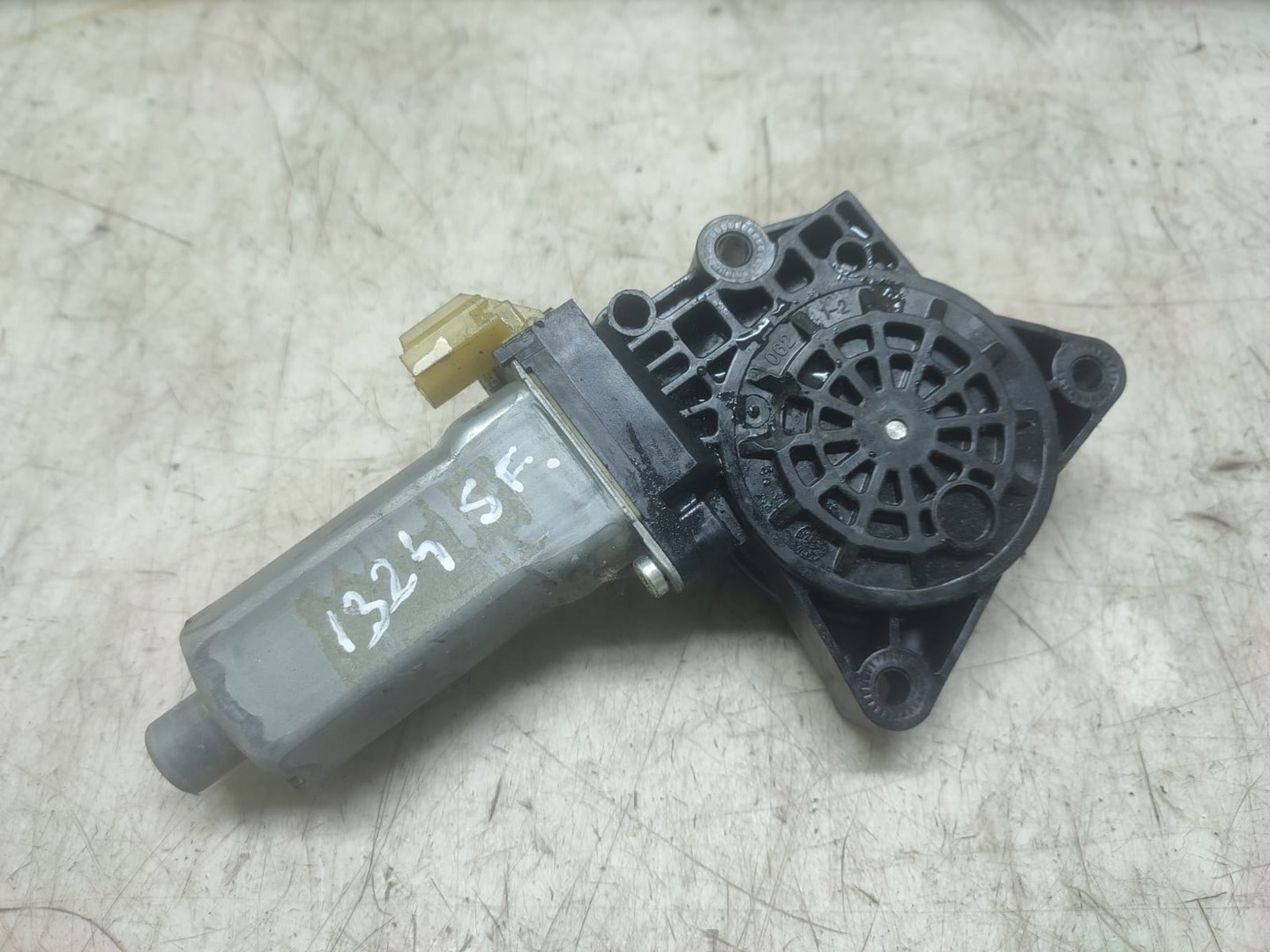 Motoras geam stanga fata Hyundai i30 FD (2007 - 2010)