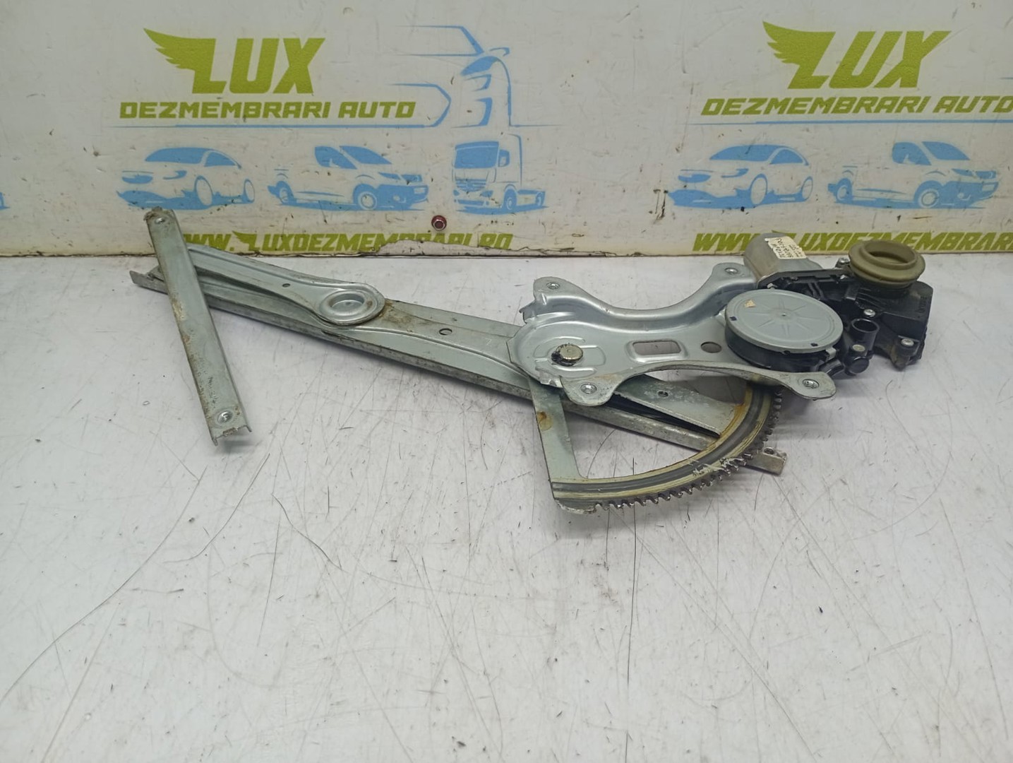 Macara geam stanga fata 69820-0F010 Toyota Corolla Verso 1 (facelift) (2004 - 2009)