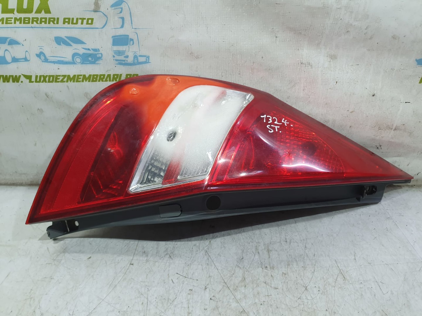 Stop stanga 92401-2L0 Hyundai i30 FD (2007 - 2010)