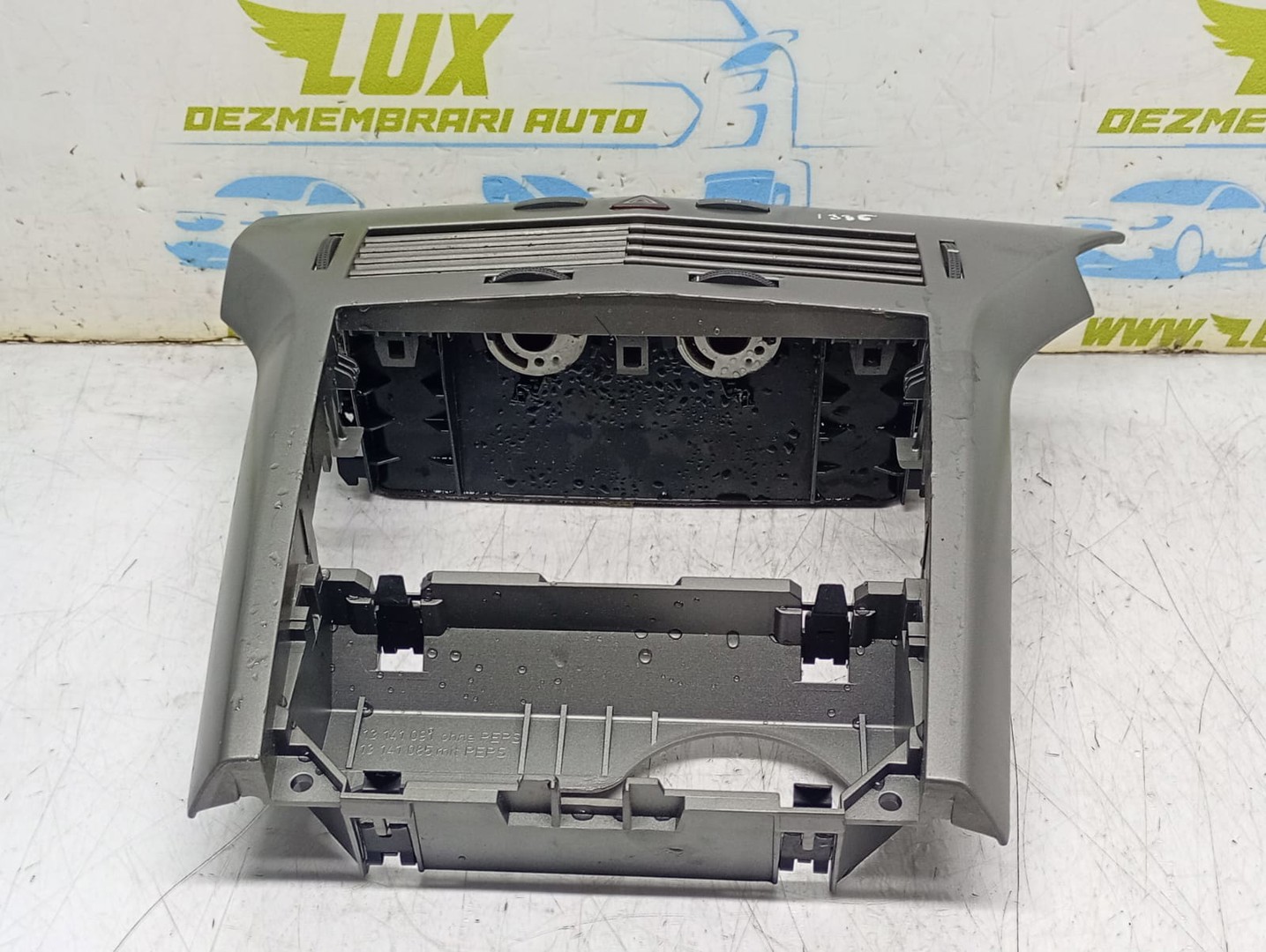 Ornament consola centrala 331985437 Opel Astra H (2004 - 2007)