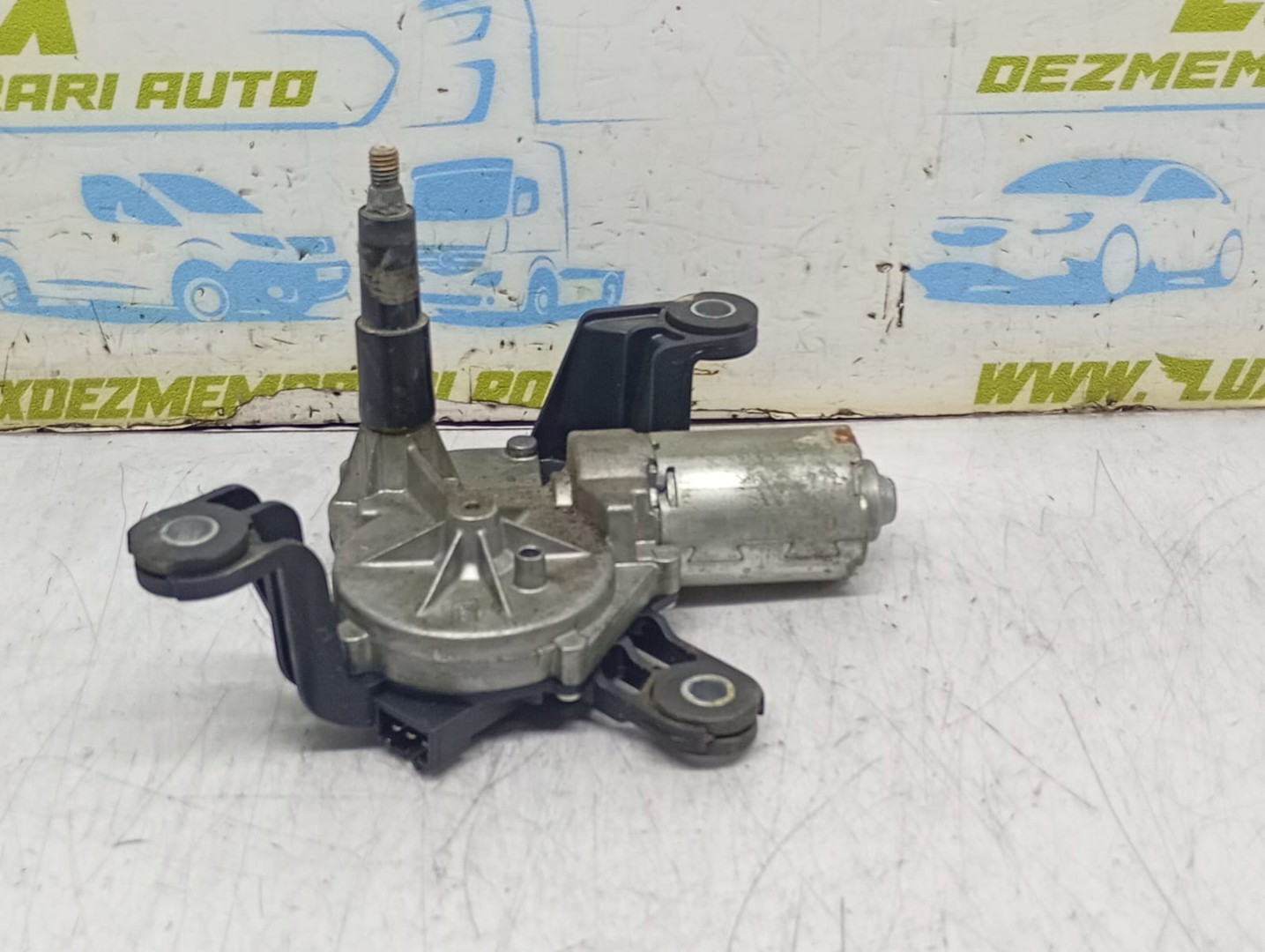 Motoras stergator haion 13105981 Opel Astra H (2004 - 2007)