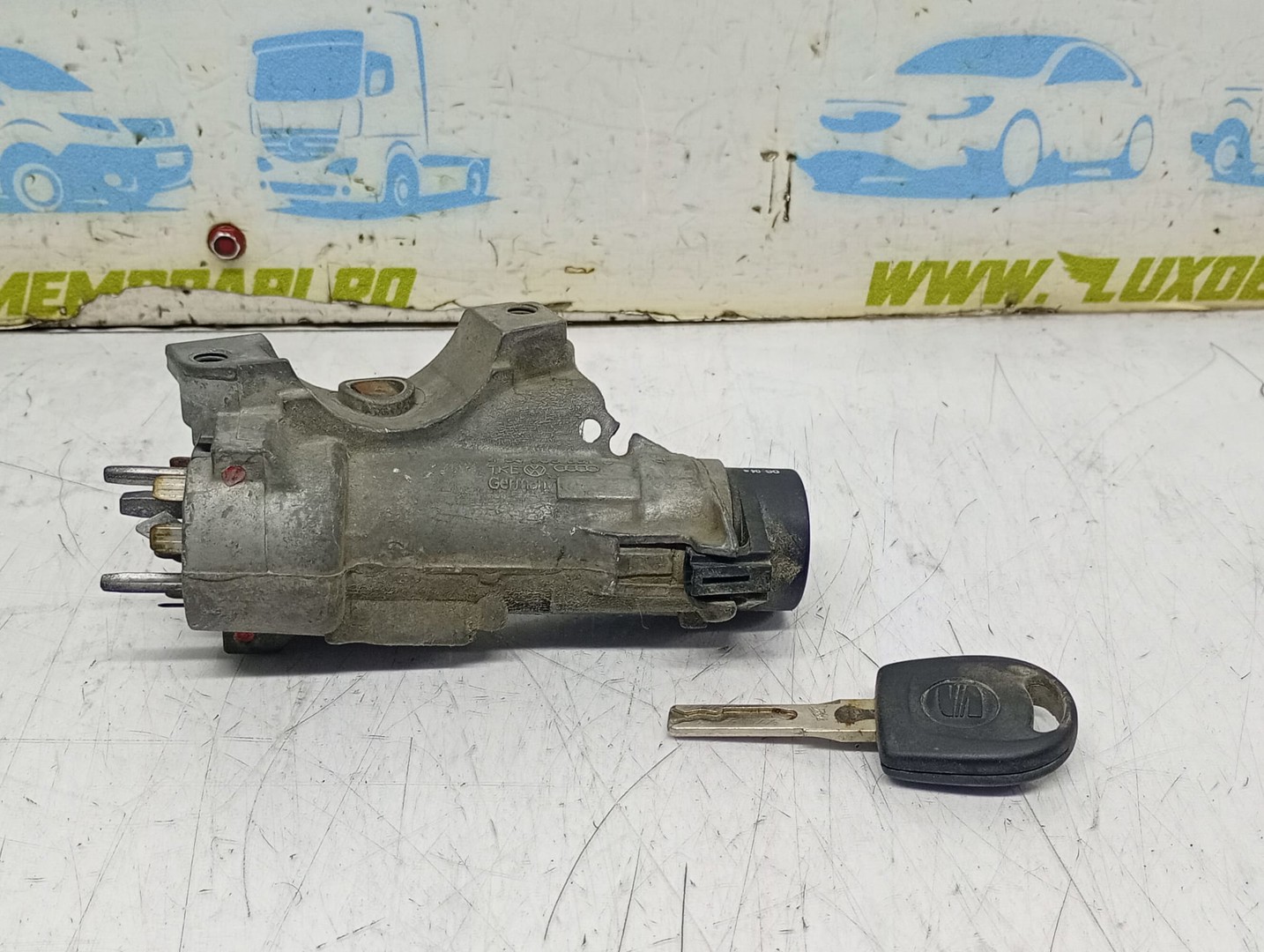 Contact cu cheie 4B0905851C Volkswagen Golf 4 (1997 - 2006)