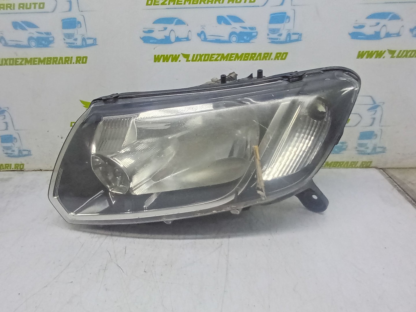 Far stanga 260608494R Dacia Logan 2 (2013 - 2016)