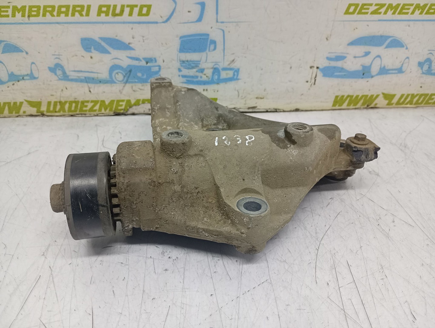 Suport accesorii 8200025937 Dacia Logan 2 (2013 - 2016)