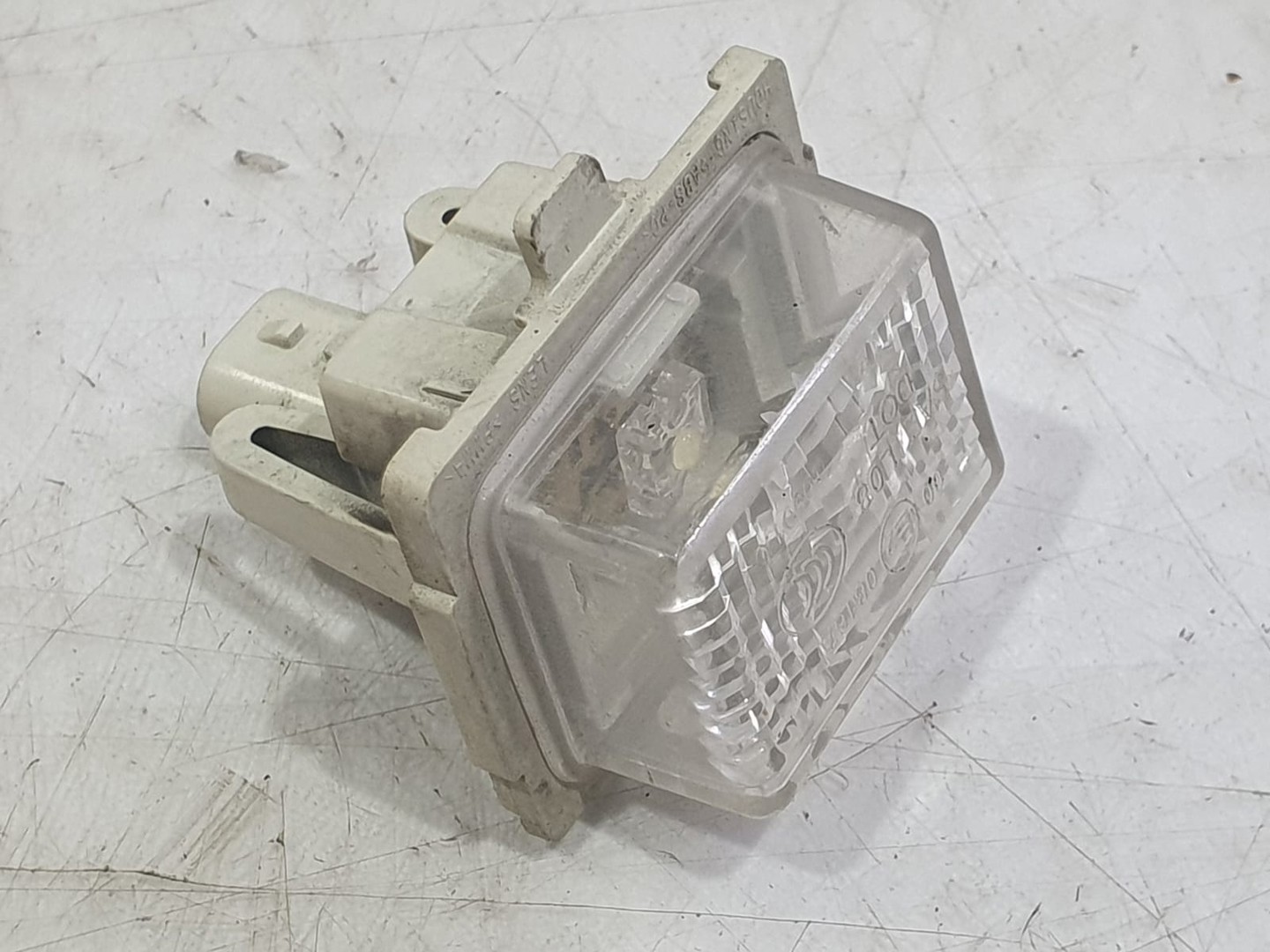 Lampa numar a2218200856 Mercedes Benz C-Class W204/S204/C204 (facelift) (2011 - 2015)