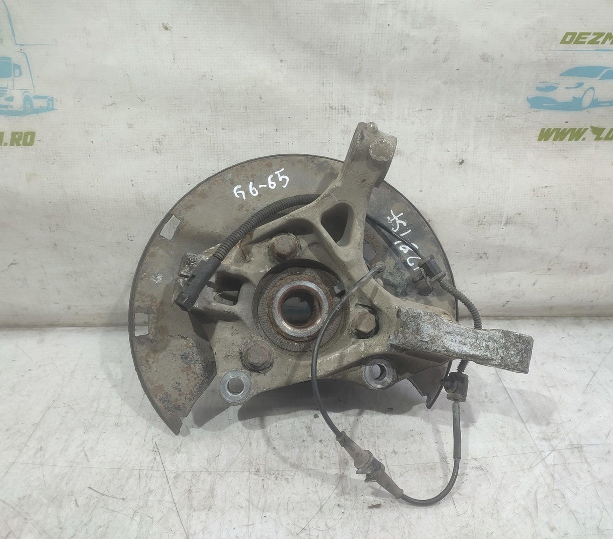 Fuzeta stanga fata Opel Astra J (2009 - 2012)