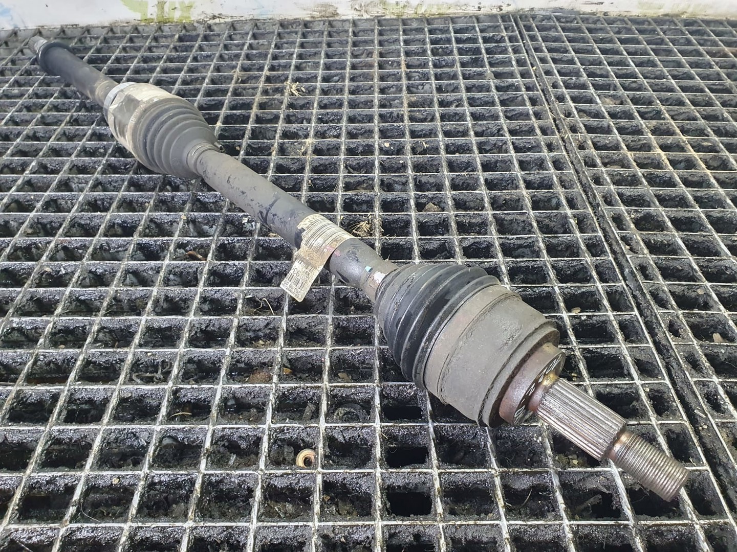 Planetara dreapta fata 8200934677 Renault Laguna 3 (2007 - 2011)