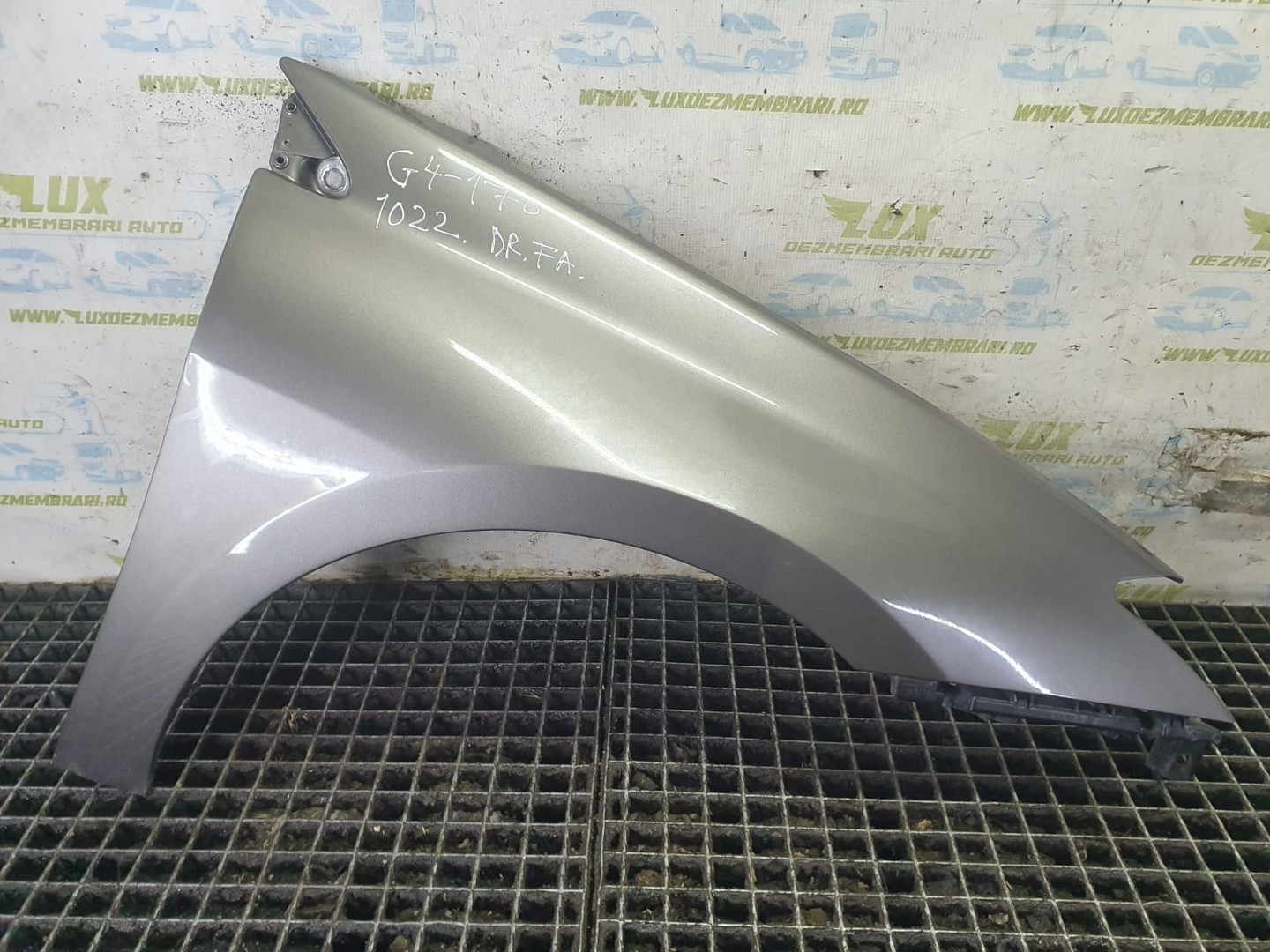 Aripa dreapta fata Renault Laguna 3 (2007 - 2011)