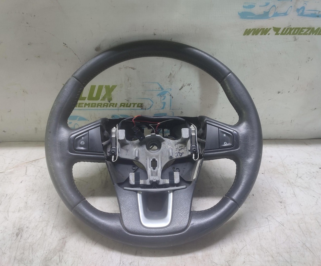 Volan in 3 spite cu comenzi 484300001R Renault Laguna 3 (2007 - 2011)
