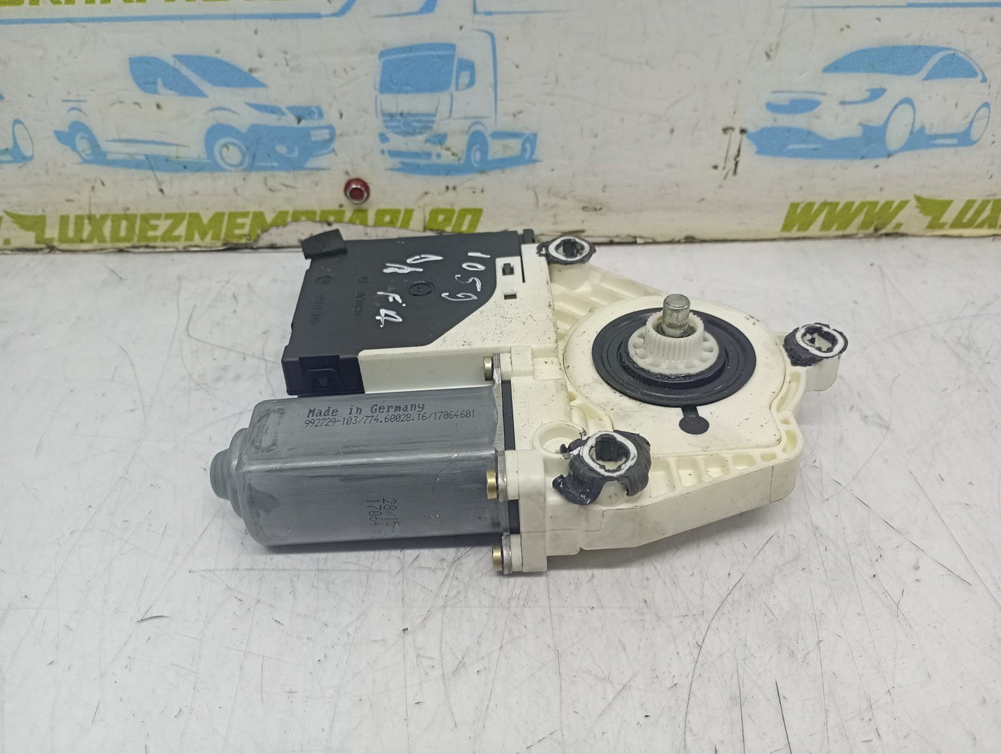Motoras geam dreapta fata 1k0959792C F005S00152 Volkswagen Golf 5 (2003 - 2009)