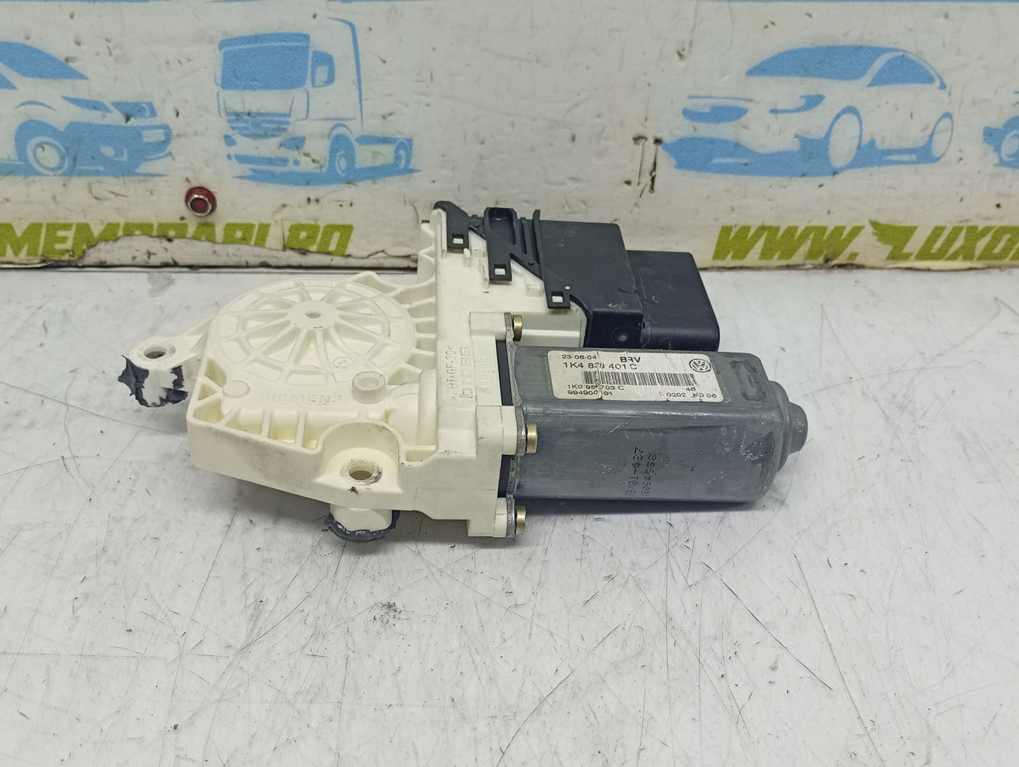 Motoras geam stanga spate 1k0959703c 1k4839401C Volkswagen Golf 5 (2003 - 2009)