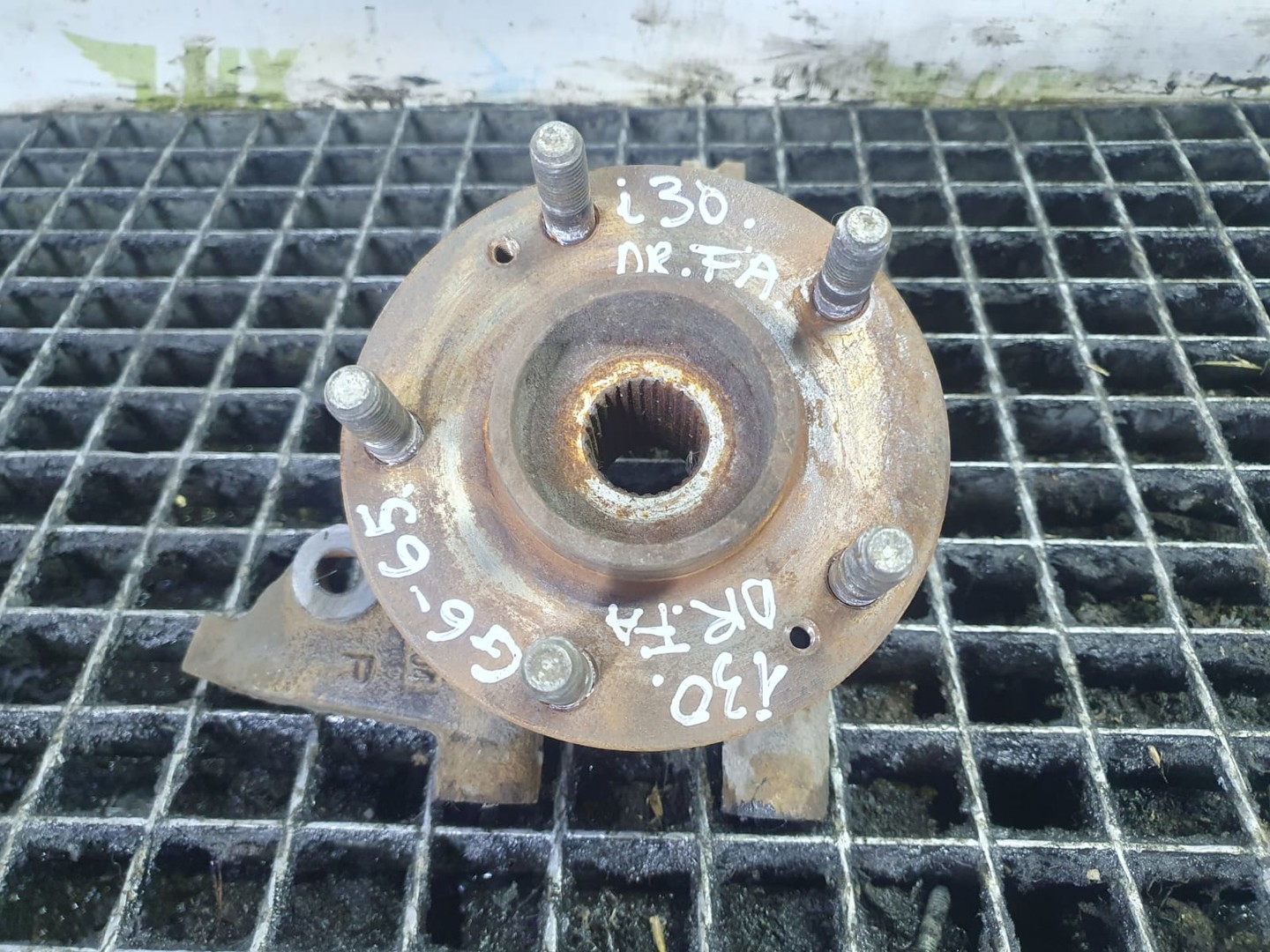 Fuzeta dreapta fata Hyundai i30 FD (2007 - 2010)
