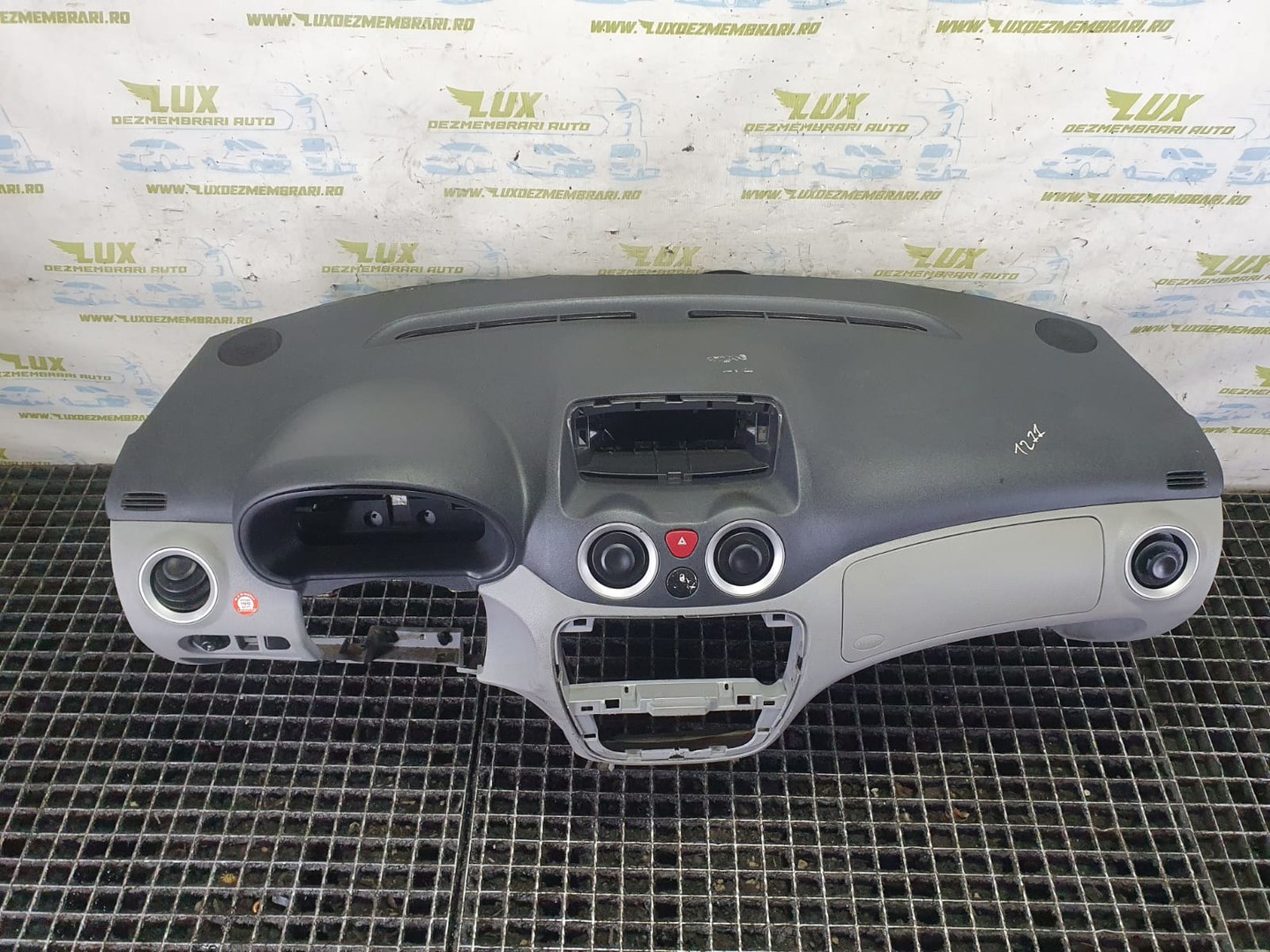 Plansa bord 9637995880 Citroen C3 1 (2002 - 2010)