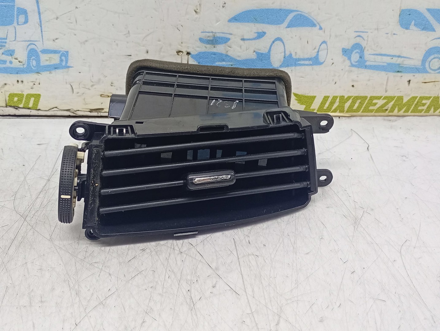 Grila ventilatie bord 97410-2L000 U05E2648 Hyundai i30 FD (2007 - 2010)