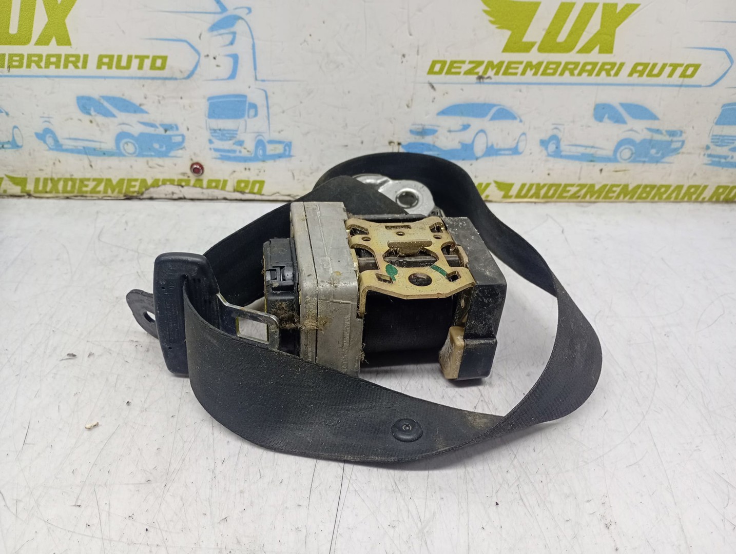 Centura siguranta spate 1j4857706 Volkswagen Golf 4 (1997 - 2006)