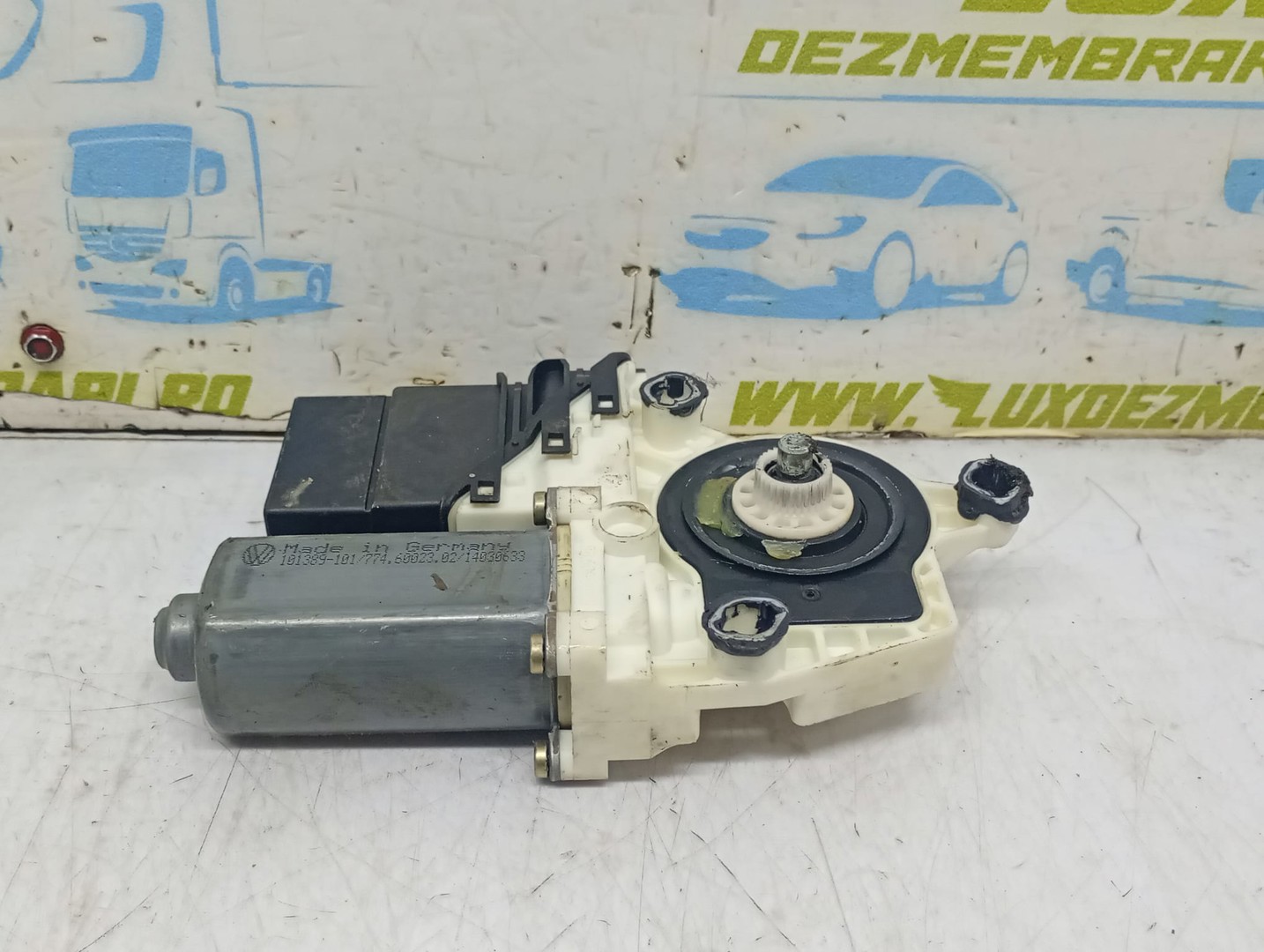 Motoras geam stanga spate 7746002302 101389-101 Volkswagen Golf 4 (1997 - 2006)