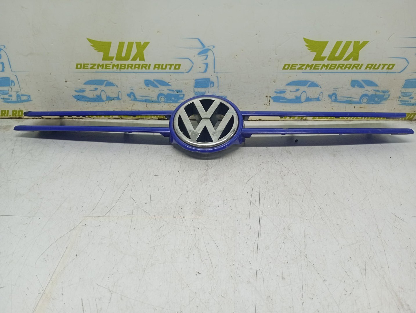 Grila bara fata 1J0853653 Volkswagen Golf 4 (1997 - 2006)